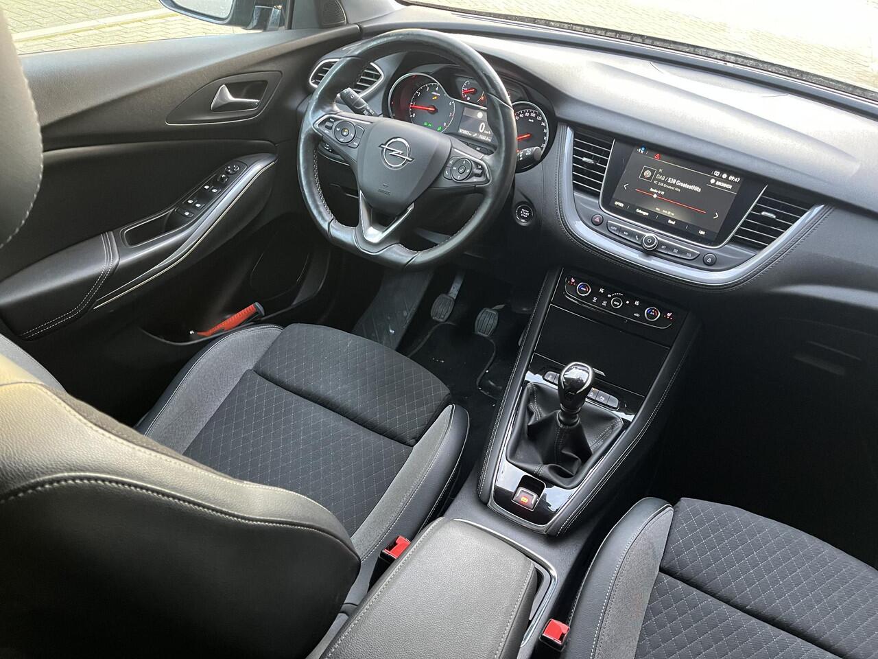 Opel Grandland X Innovation 1.2 Turbo 130pk | AGR-STOELEN | KEYLESS | FULL LED | STOELVERW. | ELEK. A. KLEP | ISOFIX | NAVI PRO | APPLE CARPLAY / ANDROID AUTO |