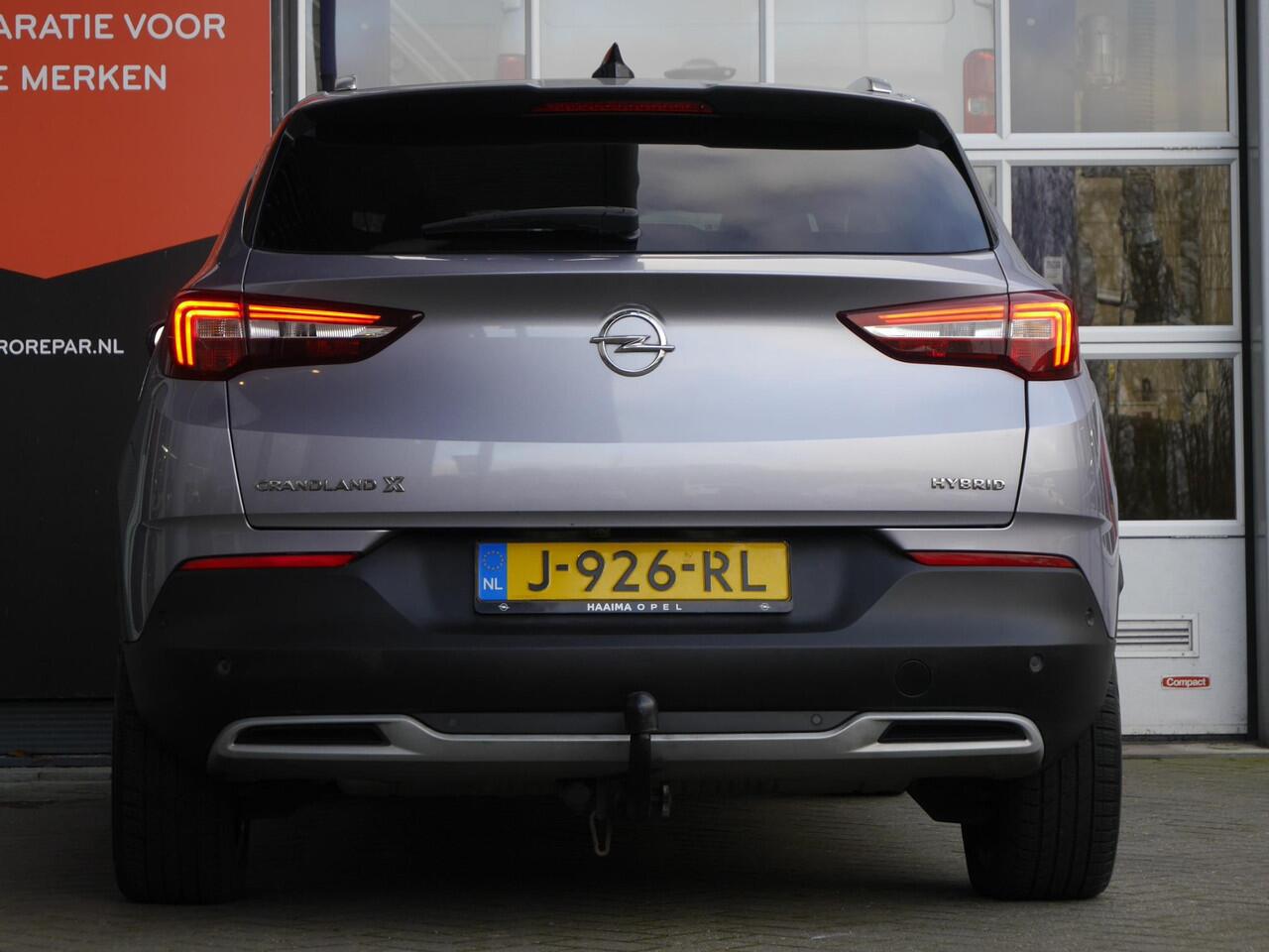 Opel Grandland X 1.6 Turbo Hybrid Business Executive | Stoelverwarming en ventilatie | 225 PK | 19 inch lichtmetalen velgen | Lederen bekleding | Parkeersensoren v+a | Elektrisch verstelbare bestuurdersstoel