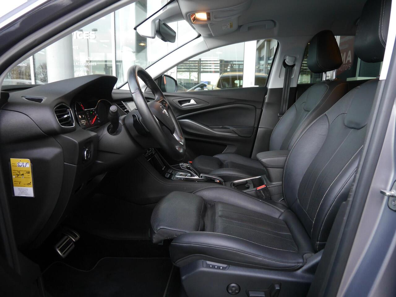 Opel Grandland X 1.6 Turbo Hybrid Business Executive | Stoelverwarming en ventilatie | 225 PK | 19 inch lichtmetalen velgen | Lederen bekleding | Parkeersensoren v+a | Elektrisch verstelbare bestuurdersstoel