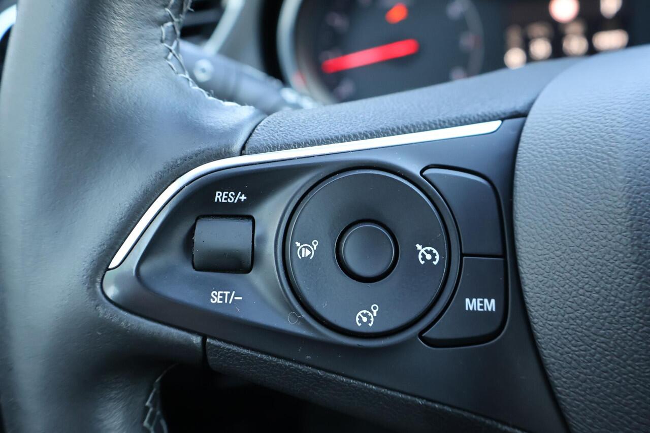 Opel Grandland X 1.2 Turbo Innovation 1e Eigenaar | Volledig Onderh | BTW | NL-Auto | Camera | Navi | Carplay | Elek Klep | Climate | Cruise | DAB | Full Led | Keyless | Bots | PDC |