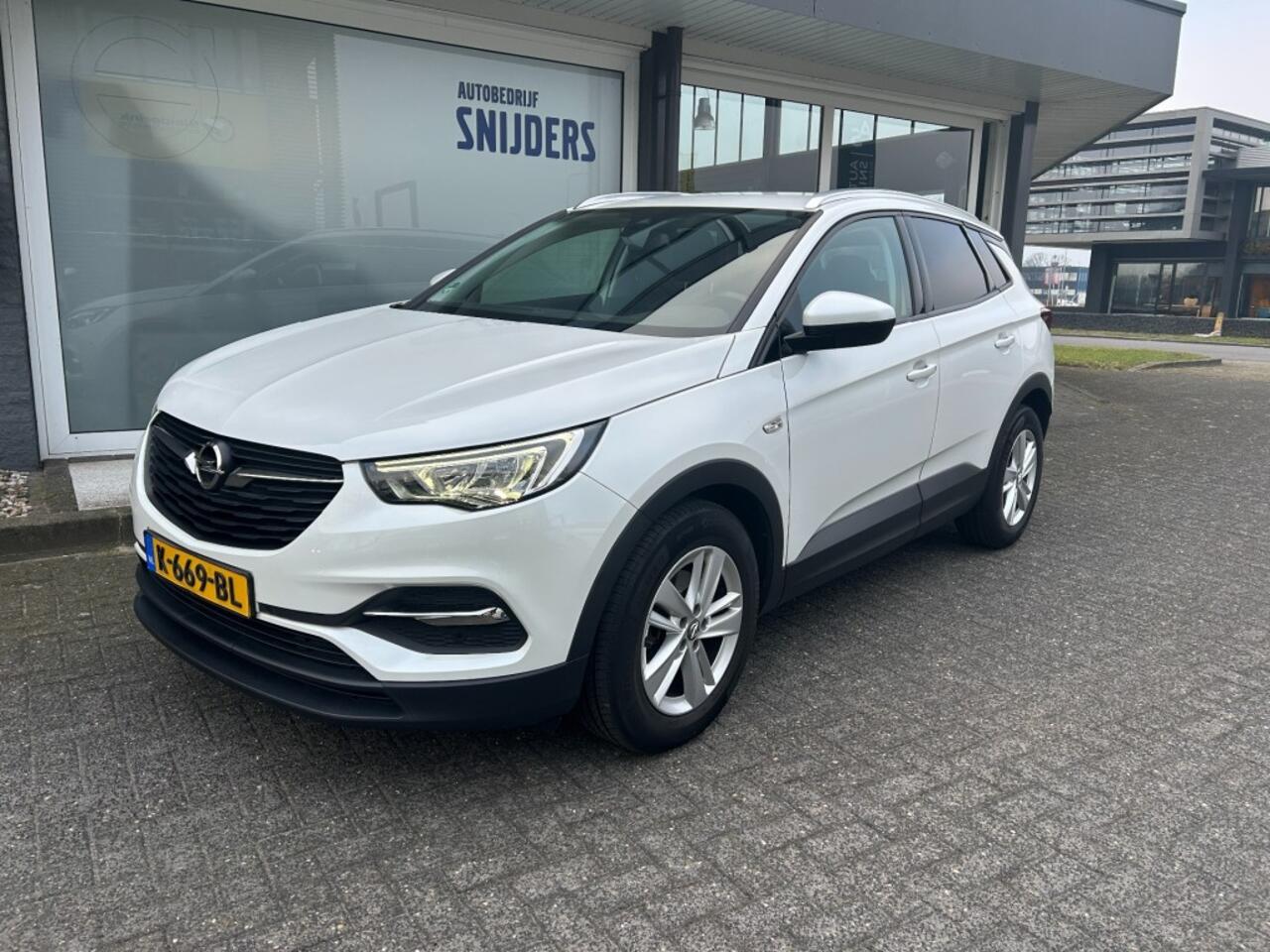 Opel Grandland X 1.2 TURBO BUSINESS EDITION