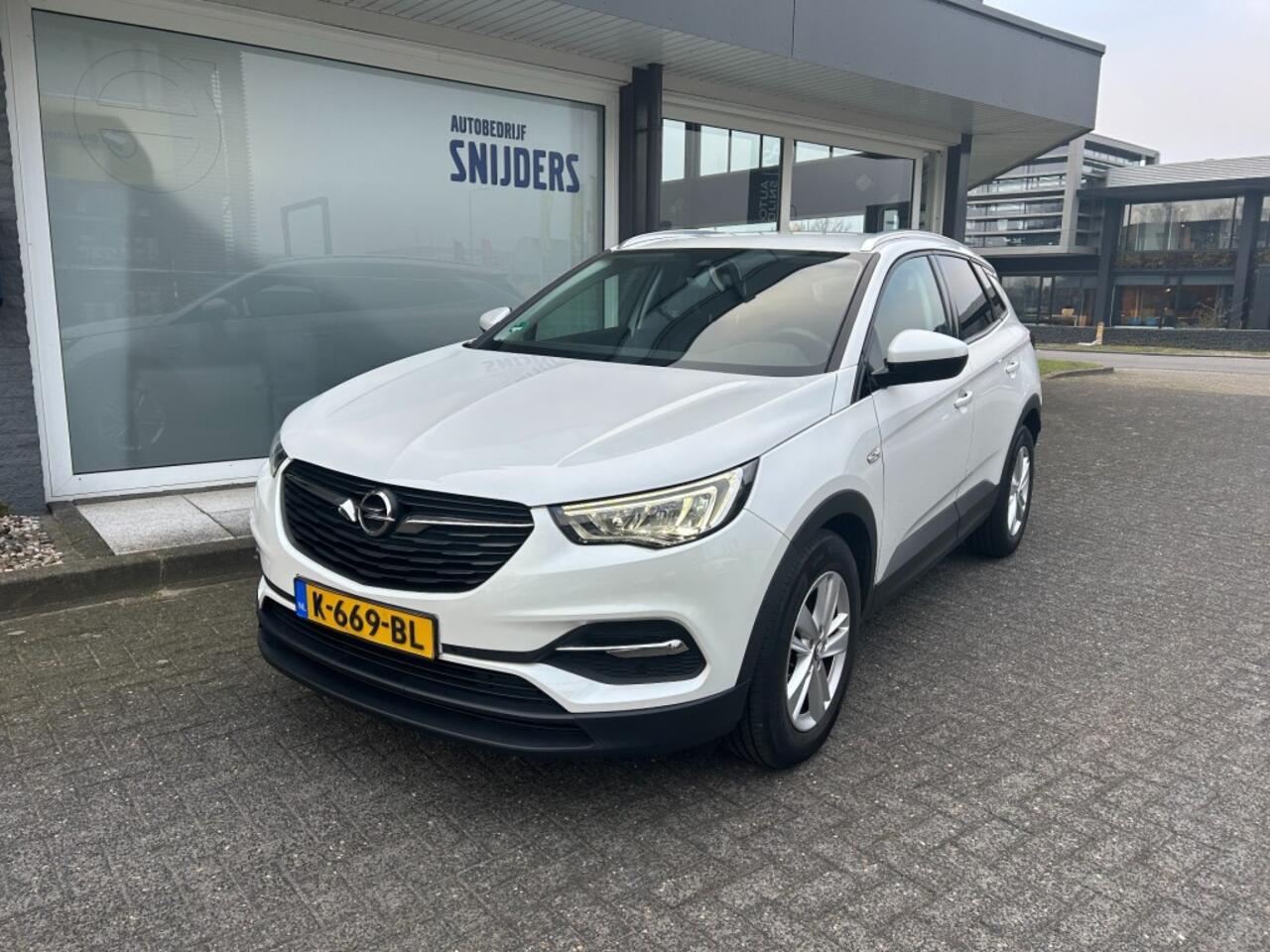 Opel Grandland X 1.2 TURBO BUSINESS EDITION