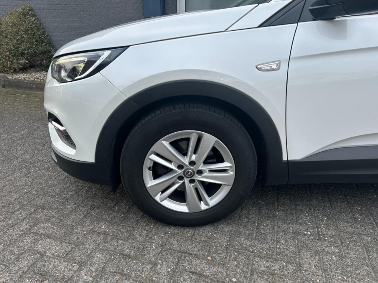 Opel Grandland X 1.2 TURBO BUSINESS EDITION