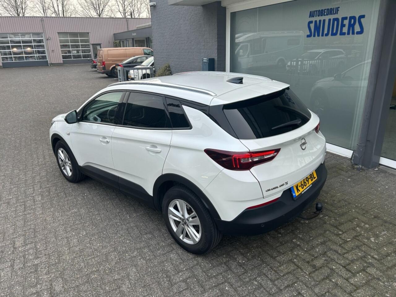 Opel Grandland X 1.2 TURBO BUSINESS EDITION