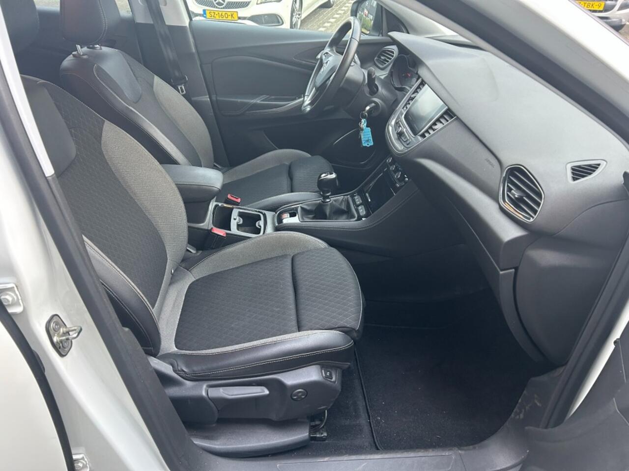 Opel Grandland X 1.2 TURBO BUSINESS EDITION