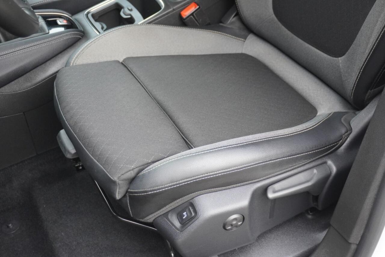 Opel Grandland X 1.2 Turbo Innovation / 1e eig. / Trekhaak / Camera / Zwart dak / Navigatie