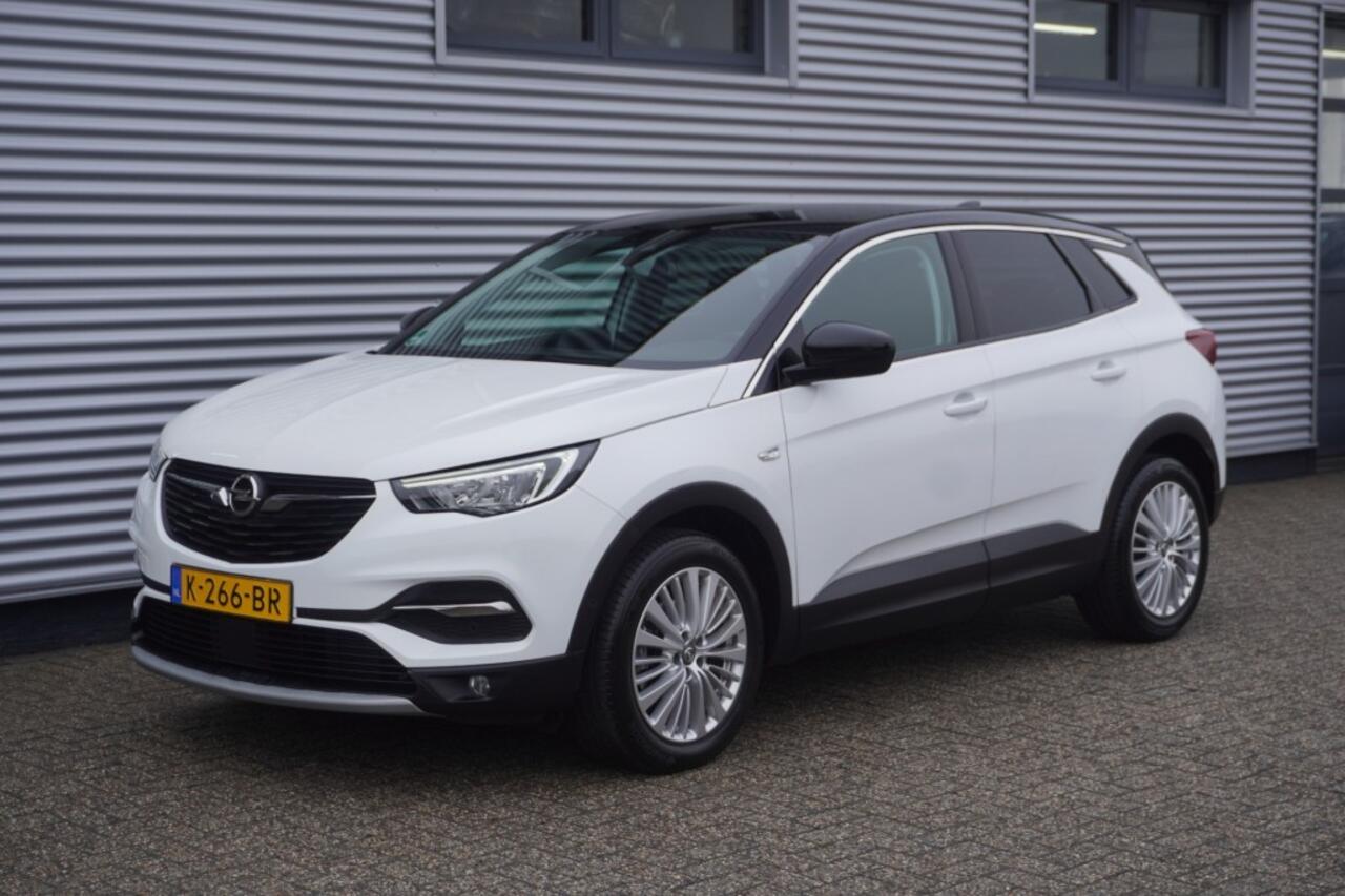 Opel Grandland X 1.2 Turbo Innovation / 1e eig. / Trekhaak / Camera / Zwart dak / Navigatie