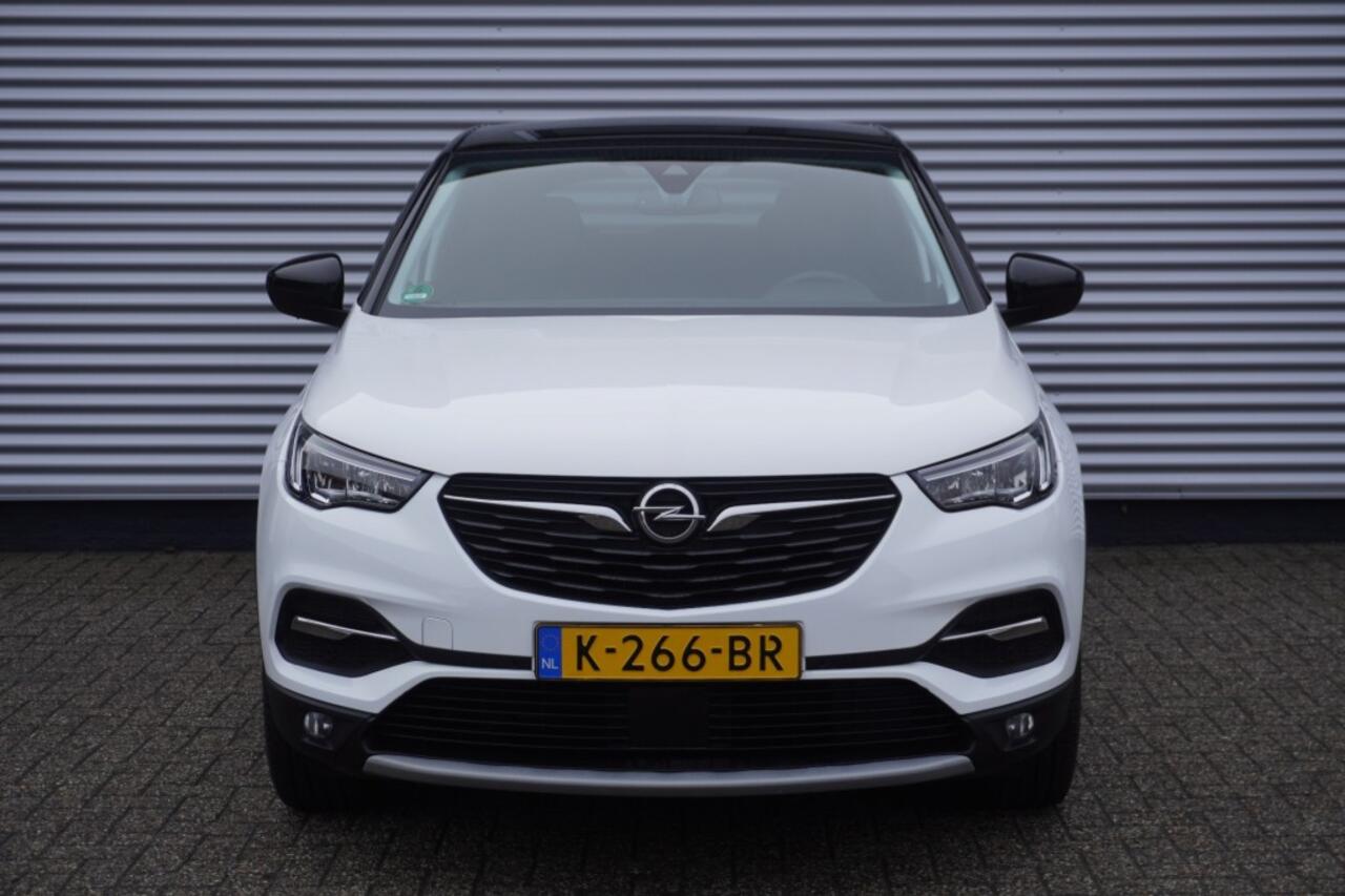 Opel Grandland X 1.2 Turbo Innovation / 1e eig. / Trekhaak / Camera / Zwart dak / Navigatie