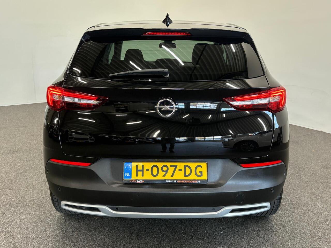 Opel Grandland X 1.2 Turbo Business Executive Panoramadak Navigatie Apple Carplay/Android Auto Camera Parkeersensoren Cruise Control Full Led Stoel- en stuurverwarming Half leder Lichtmetalen velgen Climate Control Getinte ramen