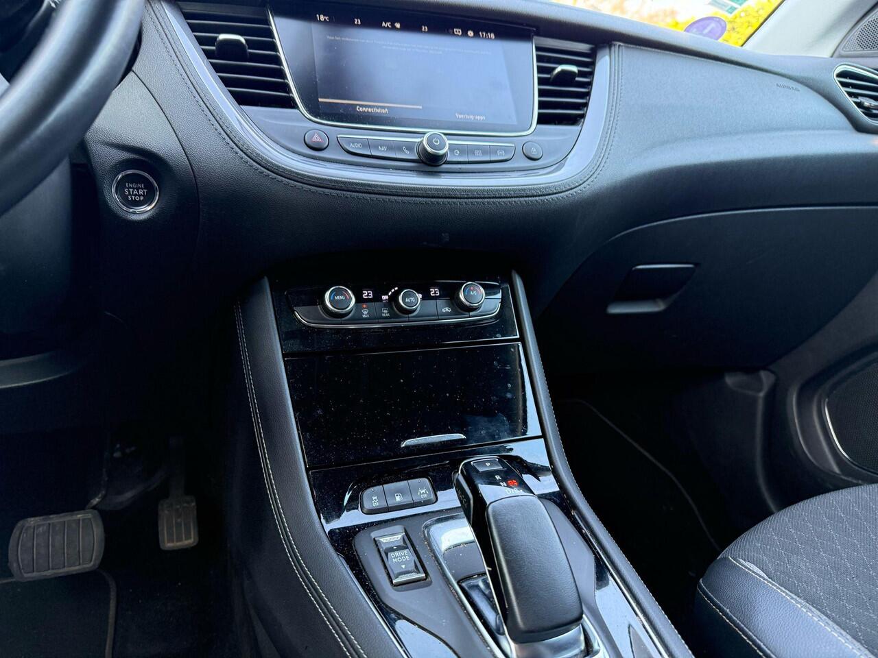 Opel Grandland X 1.6 Turbo Hybrid Business Edition Camera