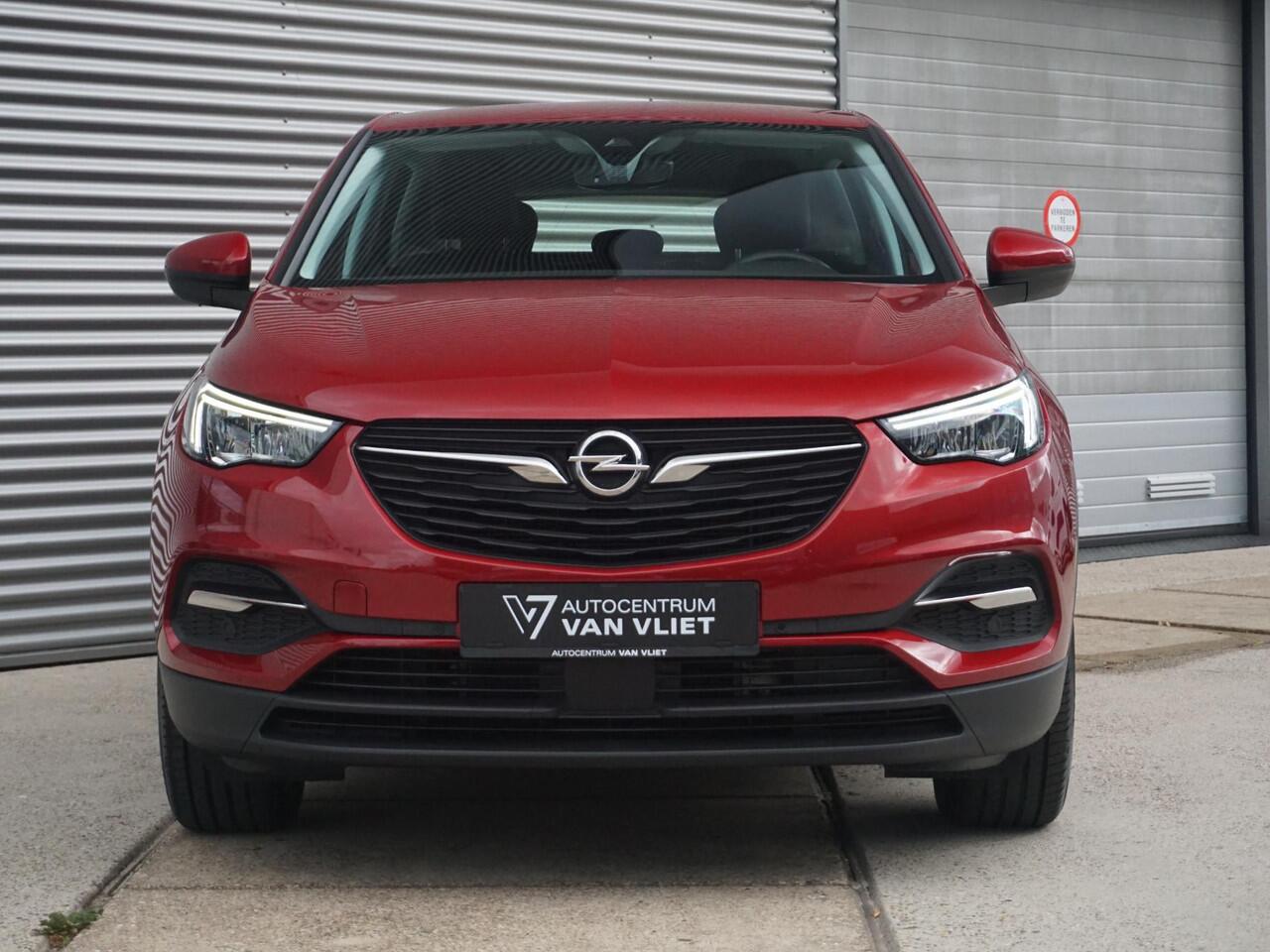 Opel Grandland X 1.6 Turbo Hybrid Business Edition