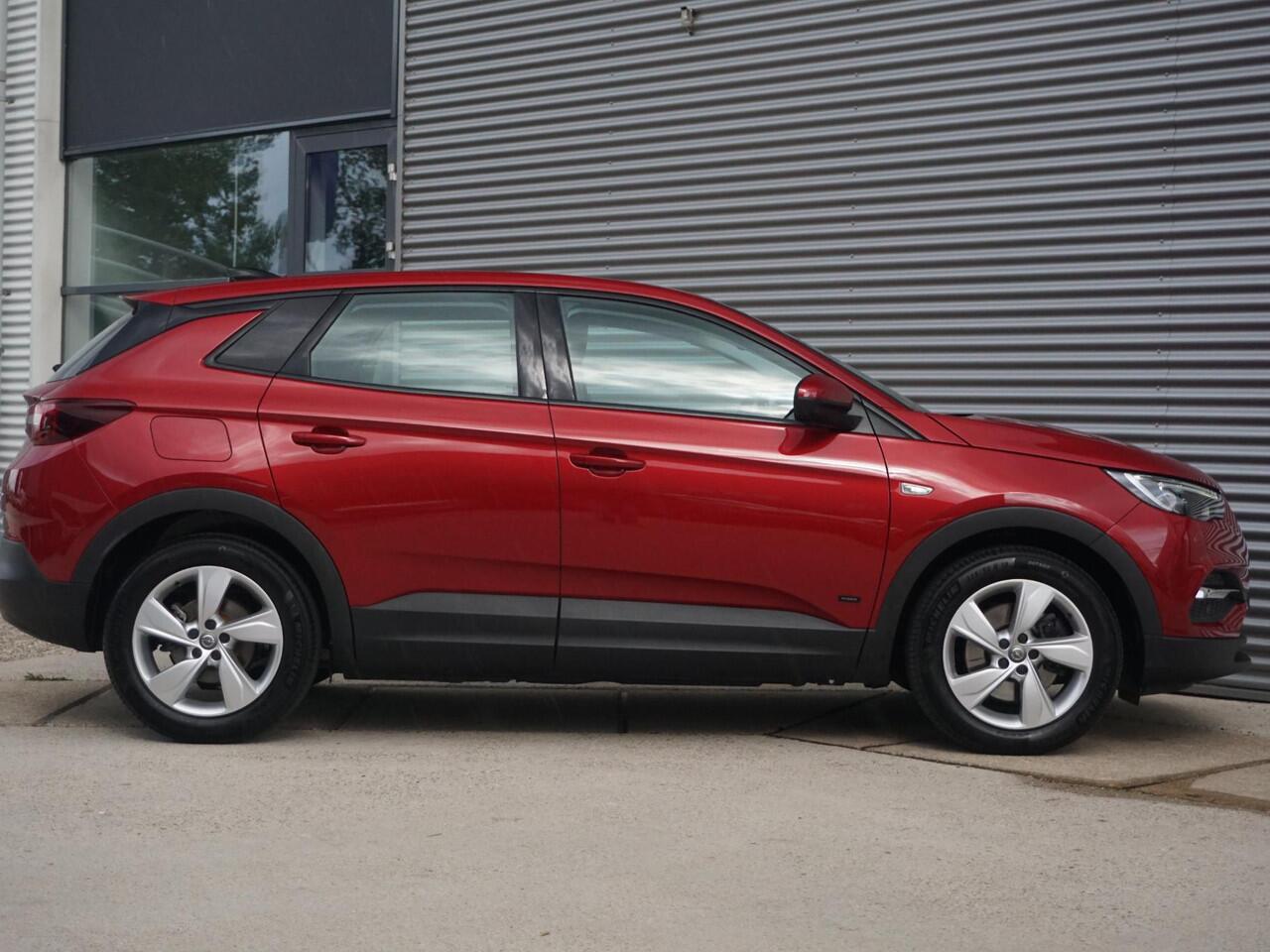 Opel Grandland X 1.6 Turbo Hybrid Business Edition