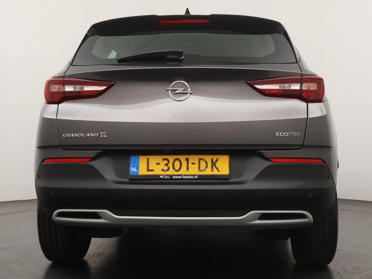 Opel Grandland X 1.2 Turbo Business Elegance - LED koplampen - Stoelverwarming - Dode hoek - Navigatie - 360gr. Camera