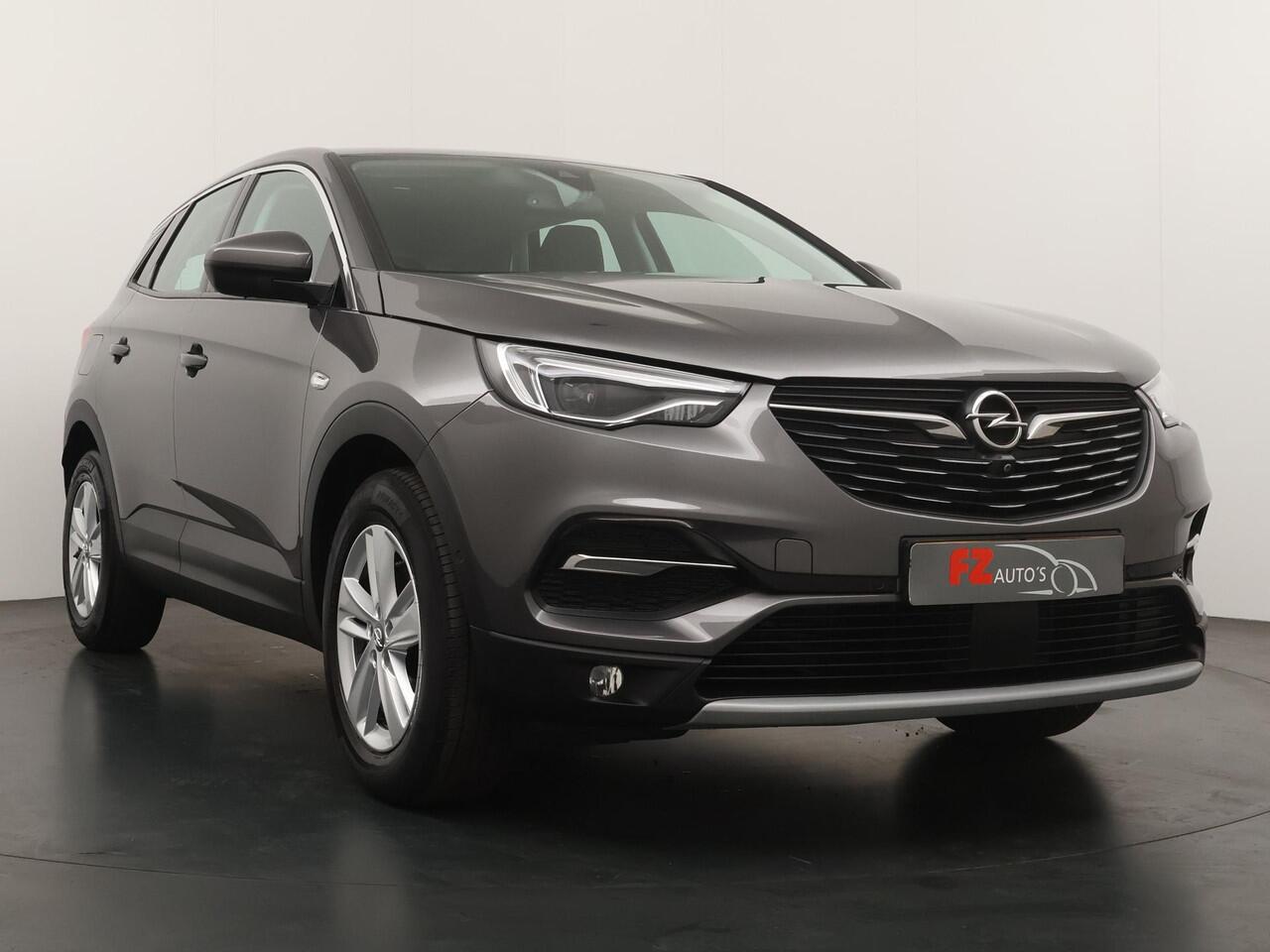 Opel Grandland X 1.2 Turbo Business Elegance - LED koplampen - Stoelverwarming - Dode hoek - Navigatie - 360gr. Camera