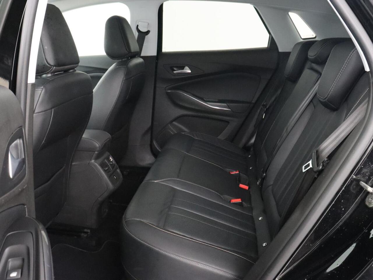 Opel Grandland X 1.6 Turbo Hybrid Business Elegance | Stoelventilatie | Leder | 19'' | 360 Camera | Carplay | Full LED | Navigatie | Stoel & stuurverwarming | Park Assist | Cruise control | PHEV | Plug In