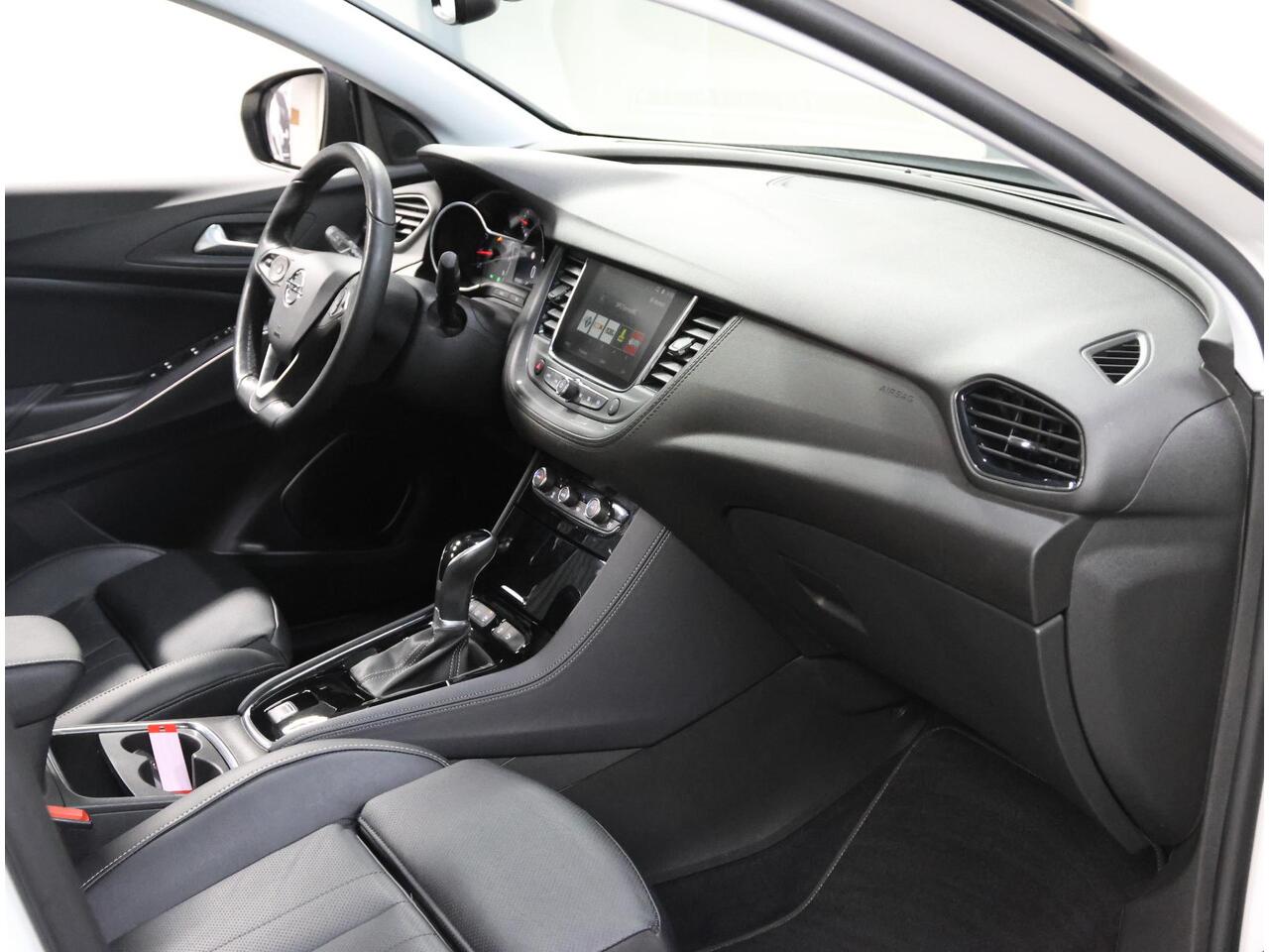 Opel Grandland X 1.6 180PK Turbo Ultimate | 1ste eigenaar | AUTOMAAT | AppleCarPlay/AndroidAuto | Verwarmde/Verkoelende AGR-stoelen | LEER | Navigatie | Cruise Control | Keyless Start/Entry | FULL LED | 360'Camera | Trekhaak | Two-tone | Isofix | Privacy Glass | 1600KG TR