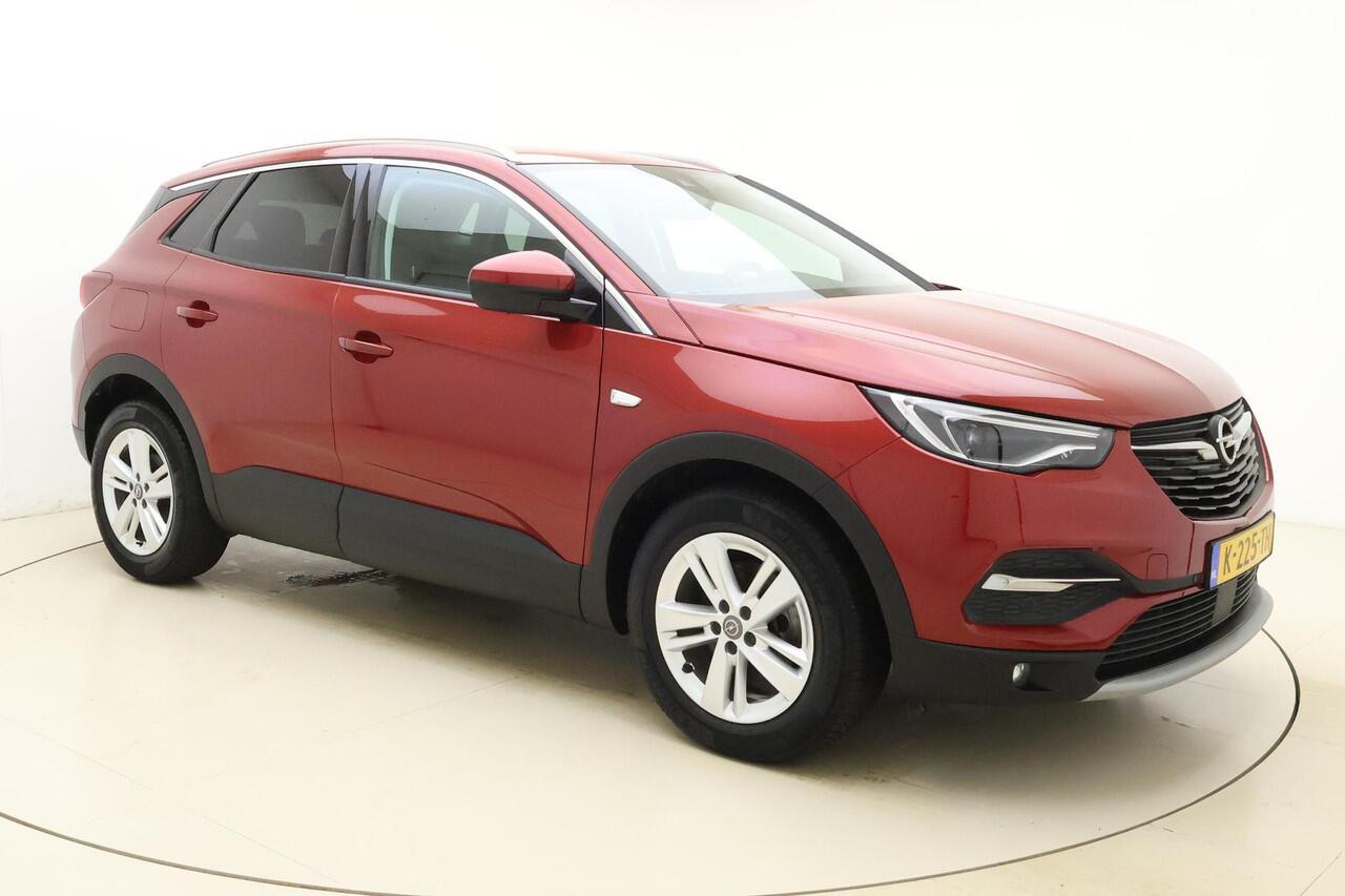 Opel Grandland X 1.2 Turbo Business Executive 130pk | Automaat | Navigatie | Camera | Climate Control | Stoel- Stuurverwarming | Cruise Control | AGR Stoelen