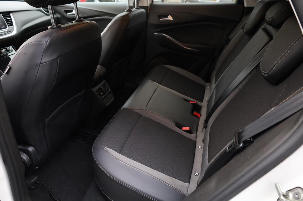 Opel Grandland X 1.6 Turbo Hybrid Ultimate PHEV CARPLAY HALF-LEER 2xPDC CRUISE NAVI CLIMA 18"LMV+ALL-SEASONS! ELEC.ACHTERKLEP ENZ.