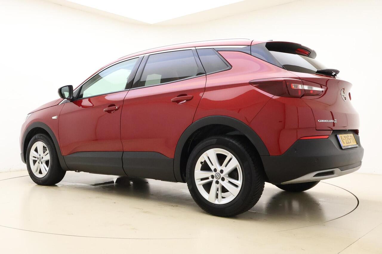 Opel Grandland X 1.2 Turbo Business Executive 130pk | Automaat | Navigatie | Camera | Climate Control | Stoel- Stuurverwarming | Cruise Control | AGR Stoelen
