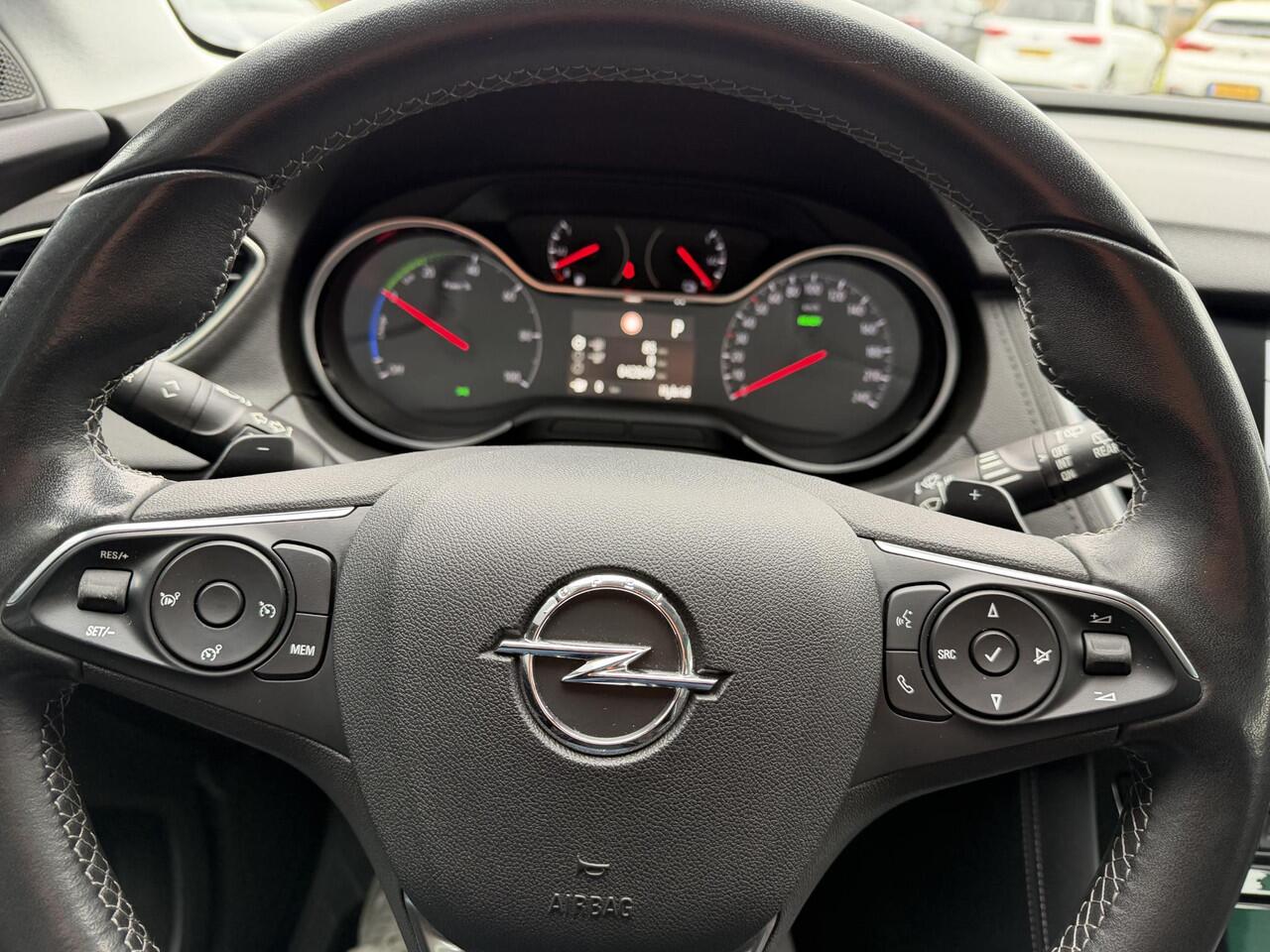 Opel Grandland X 1.6 Turbo Hybrid Elegance