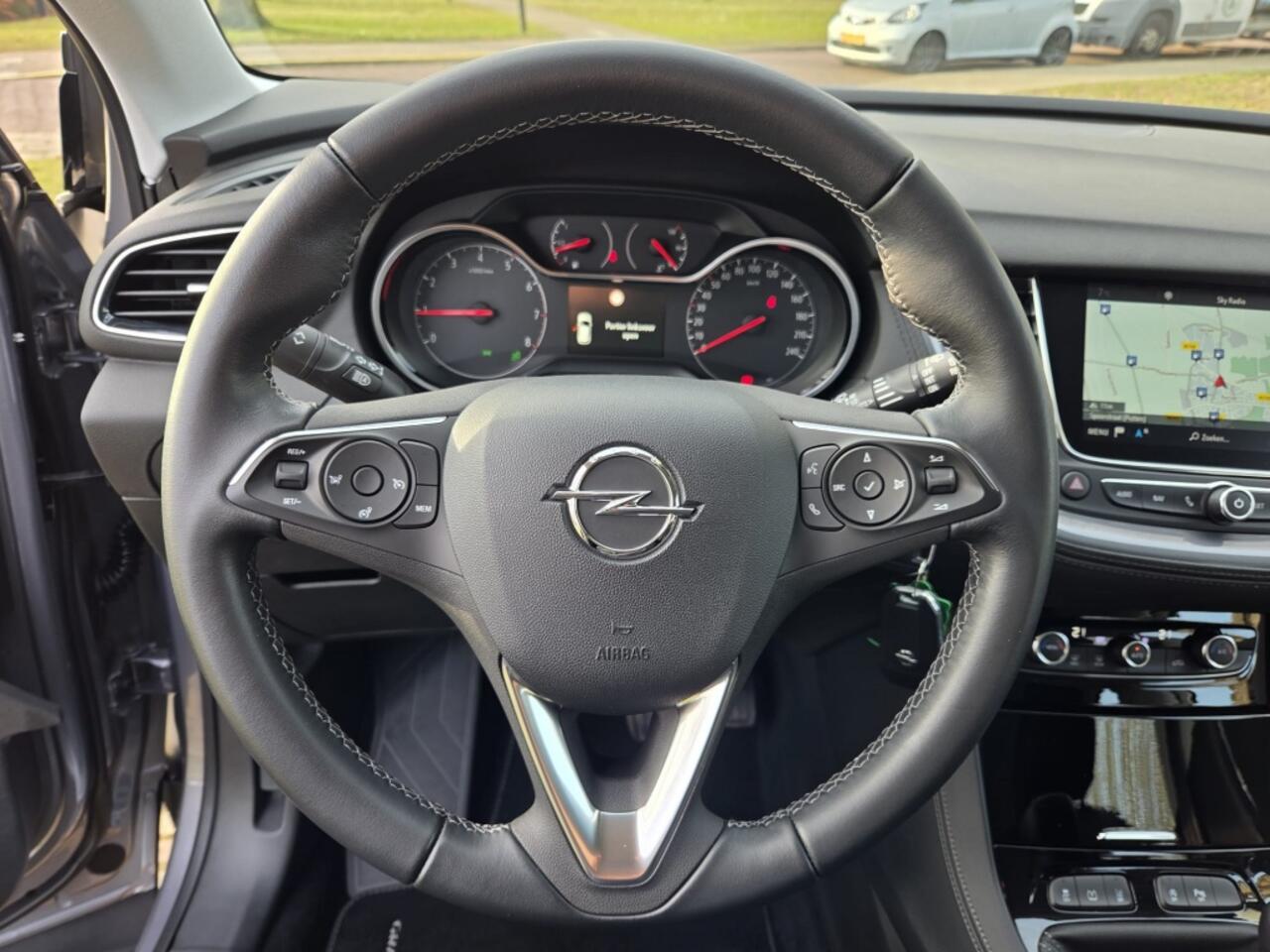 Opel Grandland X 1.2 Turbo Business. Elegance