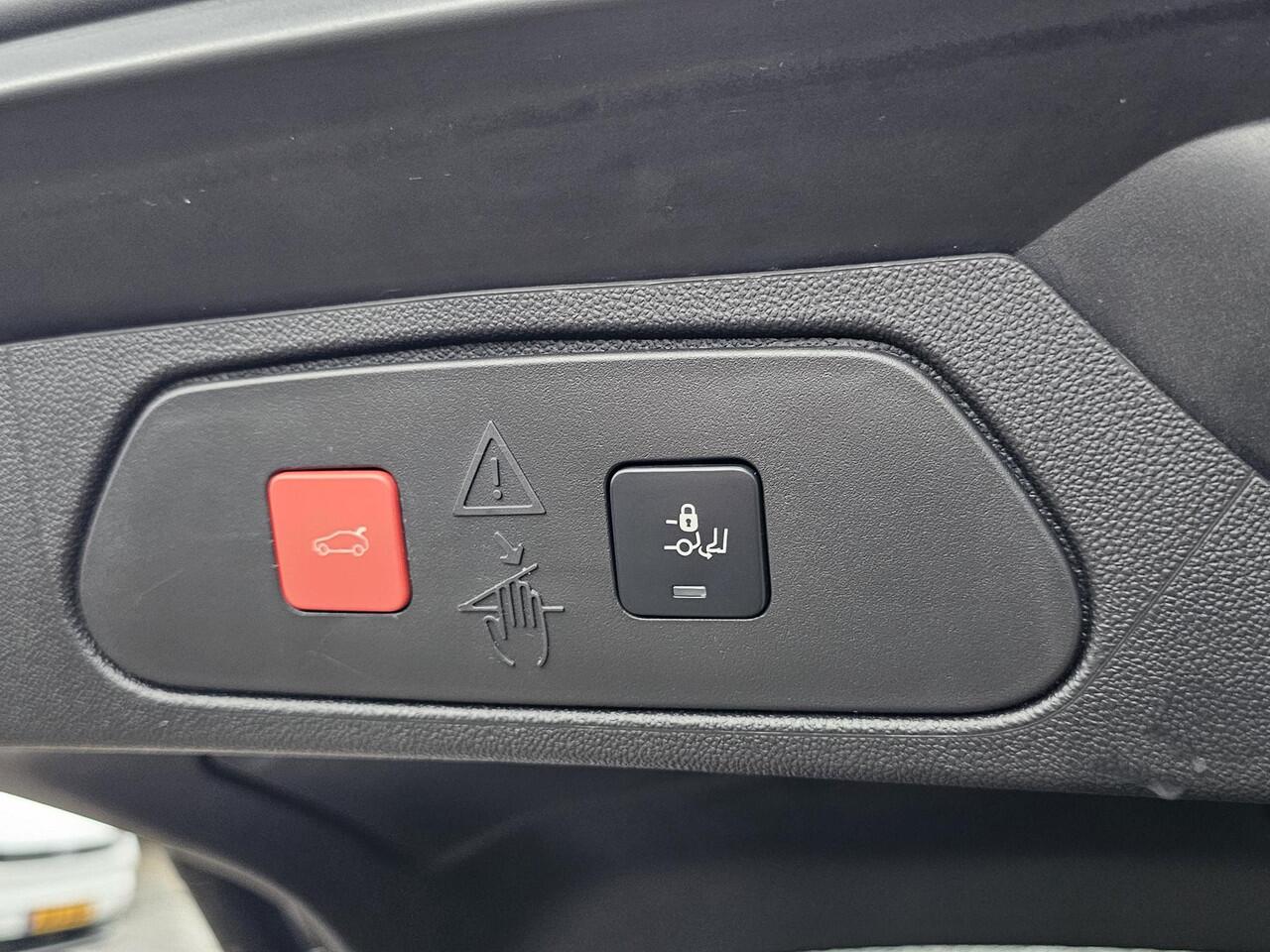 Opel Grandland X 1.6 Turbo Hybrid4 Ultimate Plug in hybrid | Stoelverwarming | Elektrisch bedienbare achterklep | Achteruitrijcamera | Half leder | LED verlichting | Trekhaak | PDC v+a