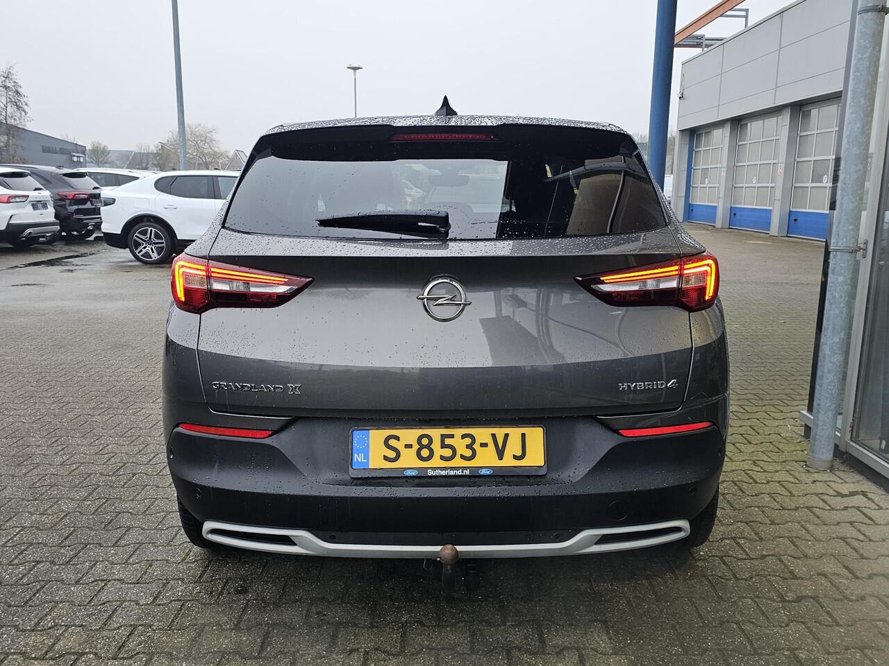 Opel Grandland X 1.6 Turbo Hybrid4 Ultimate Plug in hybrid | Stoelverwarming | Elektrisch bedienbare achterklep | Achteruitrijcamera | Half leder | LED verlichting | Trekhaak | PDC v+a