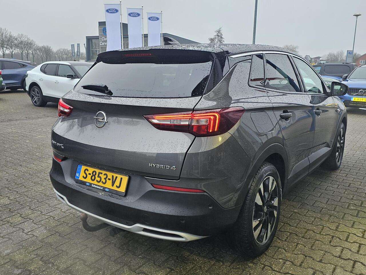 Opel Grandland X 1.6 Turbo Hybrid4 Ultimate Plug in hybrid | Stoelverwarming | Elektrisch bedienbare achterklep | Achteruitrijcamera | Half leder | LED verlichting | Trekhaak | PDC v+a