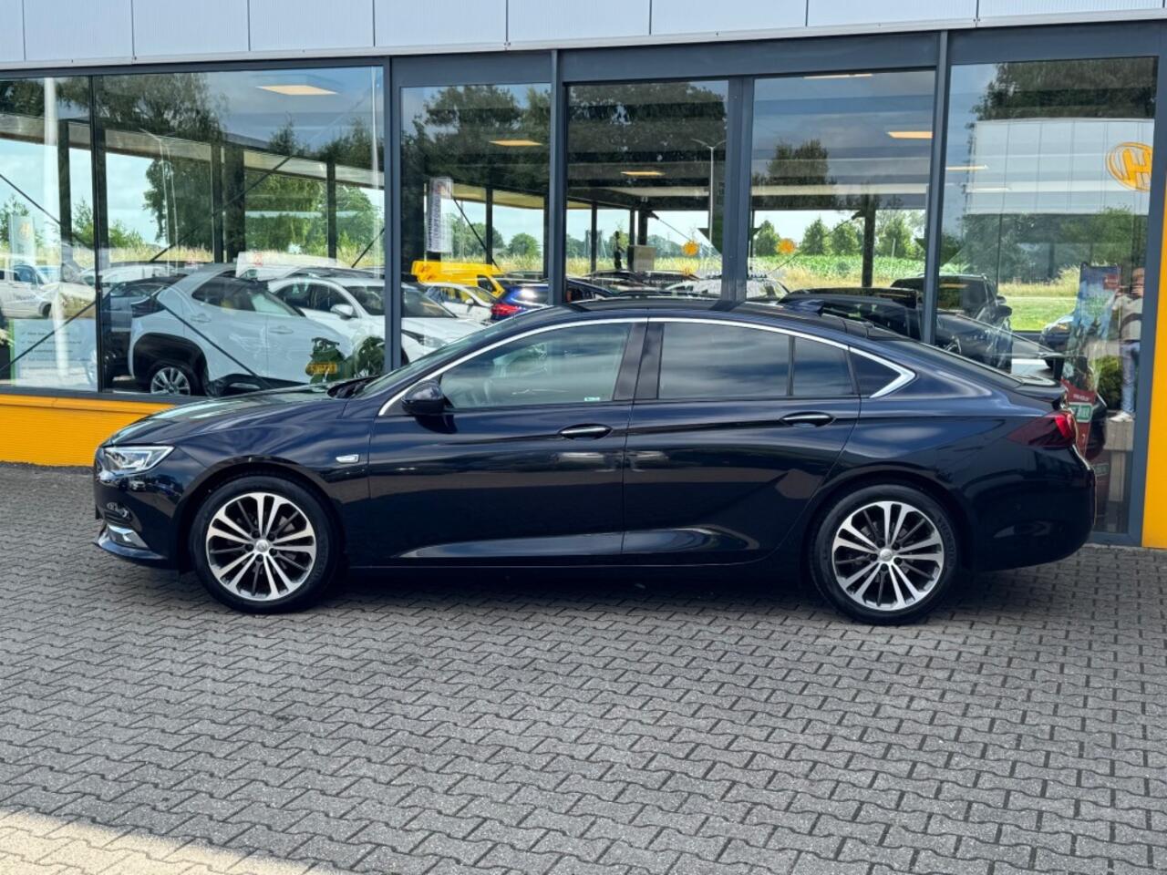 Opel INSIGNIA 1.5 T Grand Sport - leer - adaptive cruis - camera - stoel/stuur verwarming