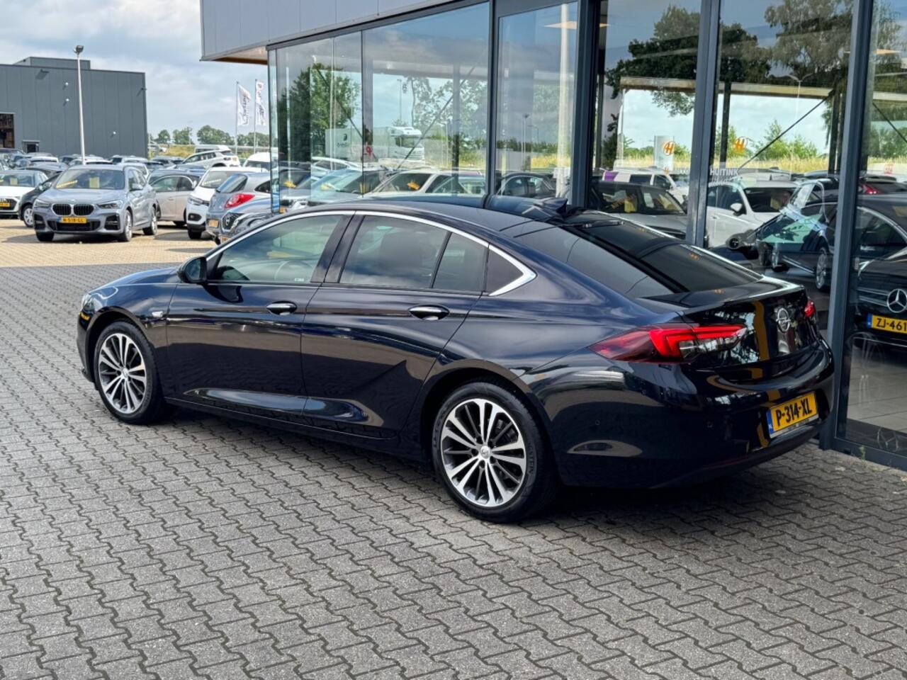 Opel INSIGNIA 1.5 T Grand Sport - leer - adaptive cruis - camera - stoel/stuur verwarming