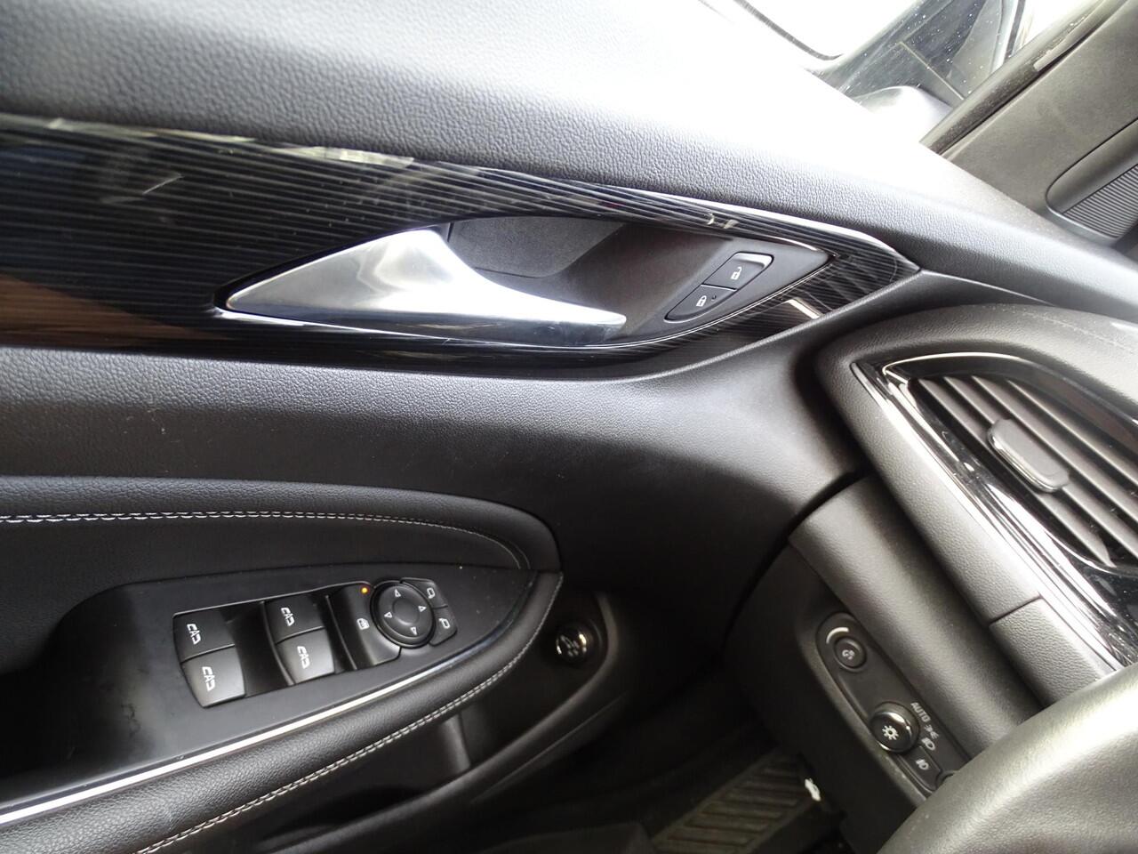 Opel INSIGNIA Sports Tourer 1.5 Turbo EcoTec Innovation DODEHOEK DETECTIE | NAVIAGTIE | RIJSTROOK HERKENING | ACHTERUIT RIJ CAMREA | PARKEER SENSOREN | KEYLESS GO/ENTRY | APPLE CARPLAY / ANDROID | CRUISE CONTROL | AIRCO\ECC | LED|