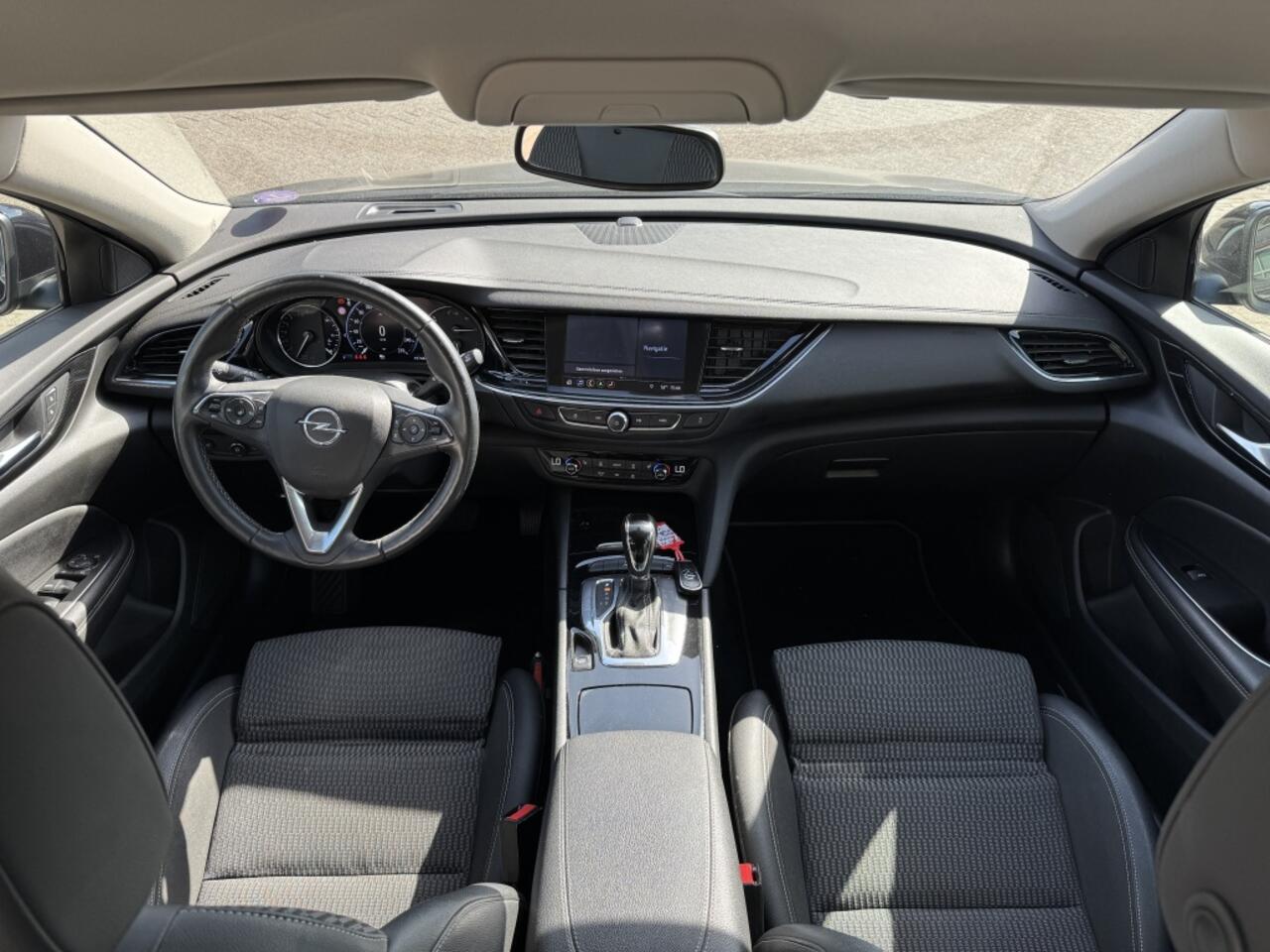 Opel INSIGNIA 1.5 T Business Exe