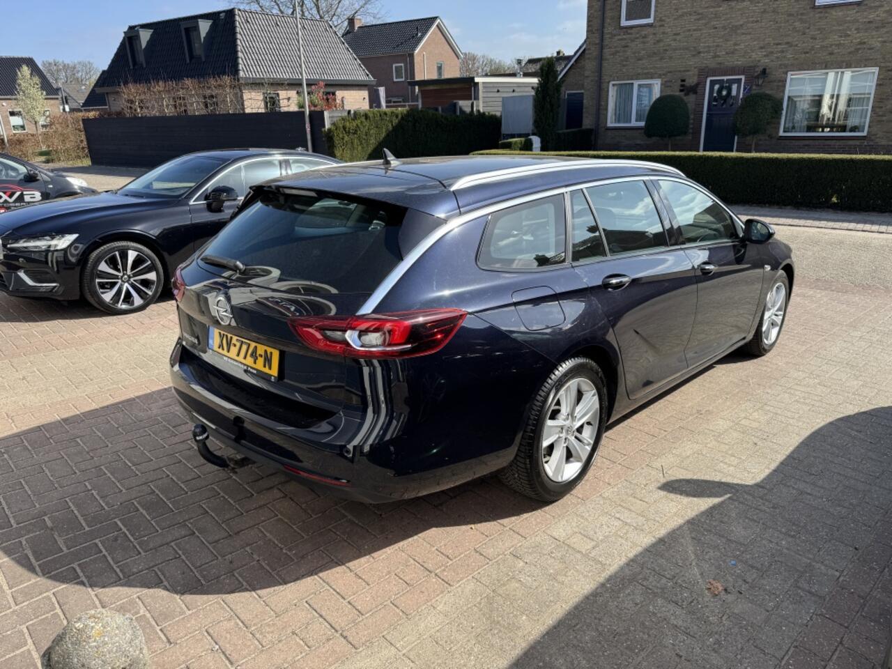 Opel INSIGNIA 1.5 T Business Exe