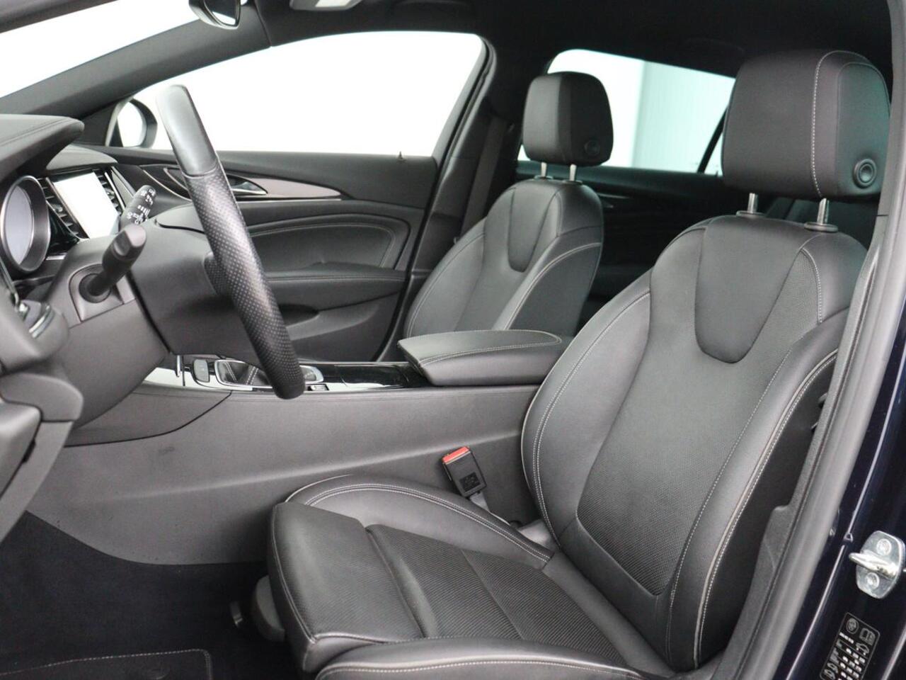 Opel INSIGNIA 1.5 Turbo Business Executive | OPC Line | Leder | Stoel & stuurverwarming | Marix LED | Trekhaak | Carplay | Camera | Comfortstoelen | Navigatie