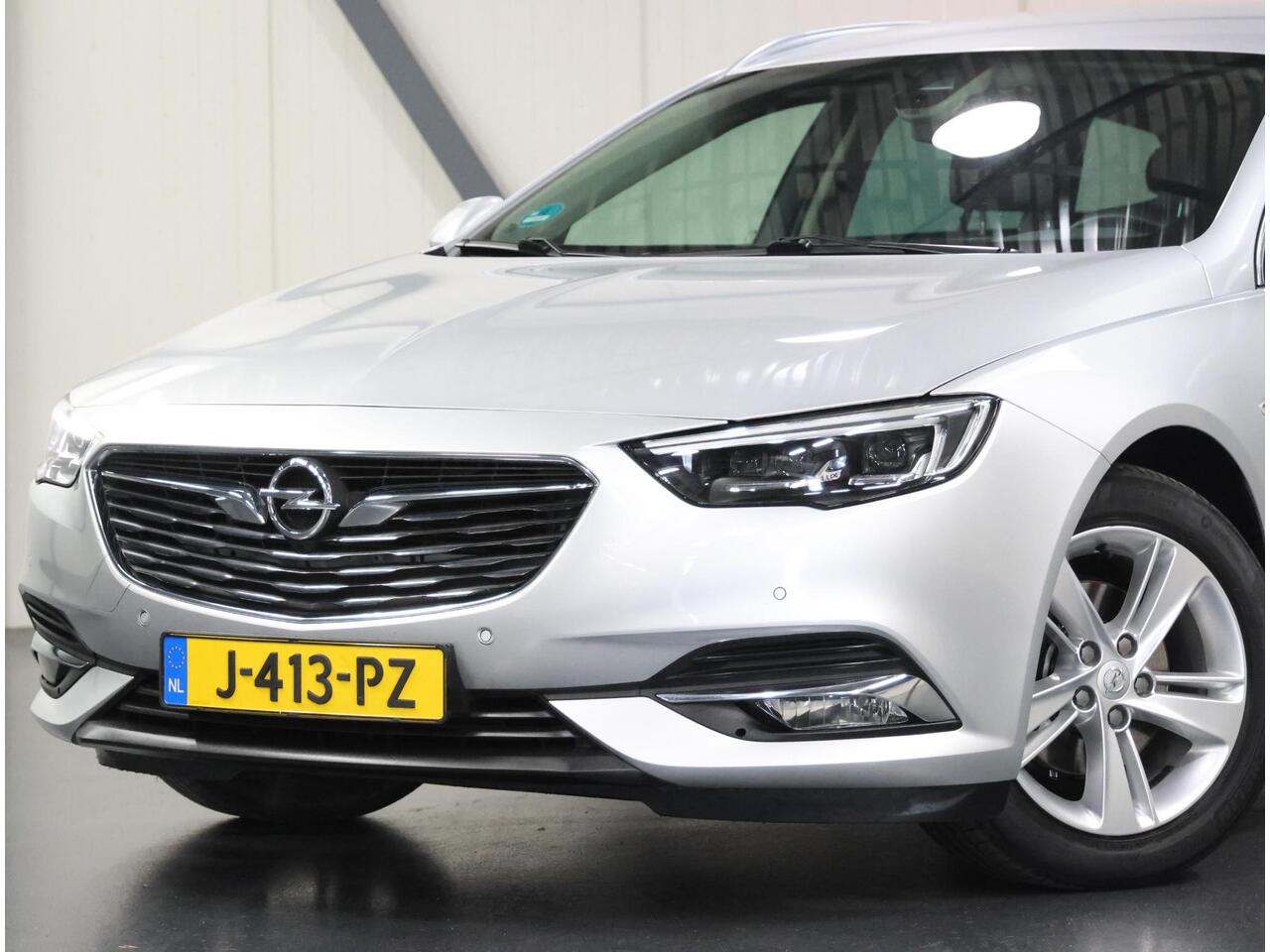 Opel INSIGNIA ST 165PK Turbo Innovation | AppleCarplay/AndroidAuto | Climate Control | Adaptive Cruise Control | Camera | AGR stoelen | Electrische achterklep | matrix LED | AUTOMAAT | Parkeersensoren | Privacy Glass | Isofix |