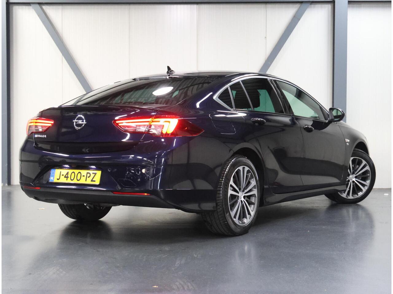 Opel INSIGNIA 165PK Executive | 1ste eigenaar | Winterpakket | OPC-Line | AppleCarplay/Android Auto | 360'Camera | Keyless | Dodehoekdetectie | Electrische AGR stoelen | FULL LED | Dodehoek Detectie | Adaptive Cruise Control |