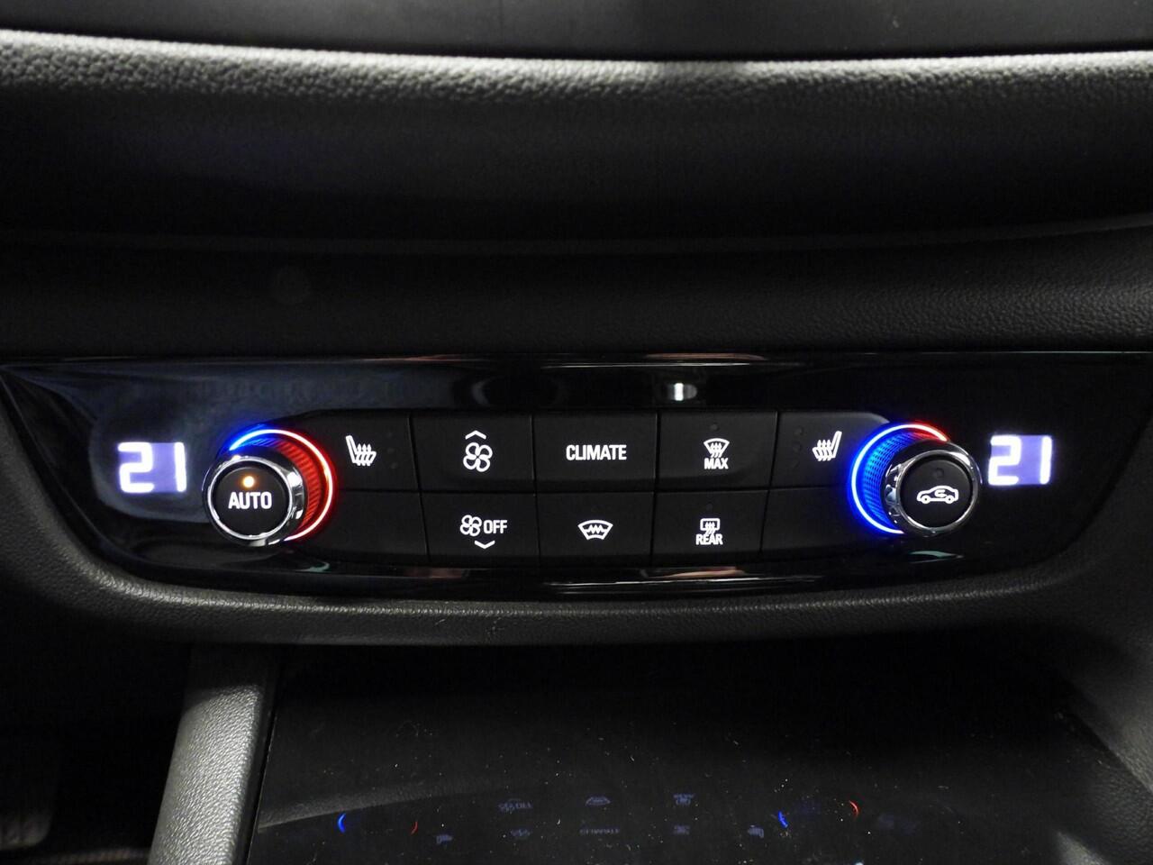 Opel INSIGNIA Sports Tourer 1.5 Turbo Business Executive NAVI/CAMERA/WINTERPACK/17"LMV!