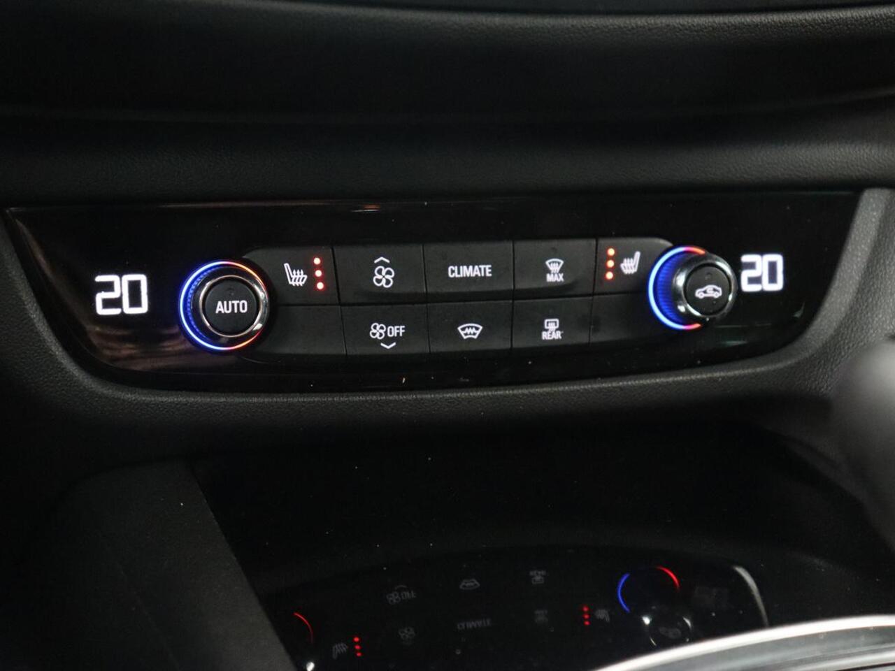 Opel INSIGNIA 2.0 Turbo GSI 4X4 | 230pk | Origineel NL | Head-Up | Adaptive cruise | BOSE Sound | Stoelverwarming | Matrix LED | Camera | Alcantara | Carplay | Navigatie | Keyless | Stuurverwarming | 121.800km NAP