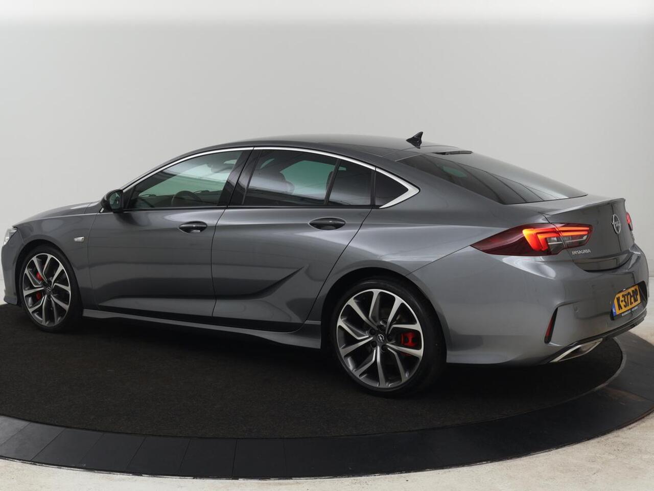 Opel INSIGNIA 2.0 Turbo GSI 4X4 | 230pk | Origineel NL | Head-Up | Adaptive cruise | BOSE Sound | Stoelverwarming | Matrix LED | Camera | Alcantara | Carplay | Navigatie | Keyless | Stuurverwarming | 121.800km NAP