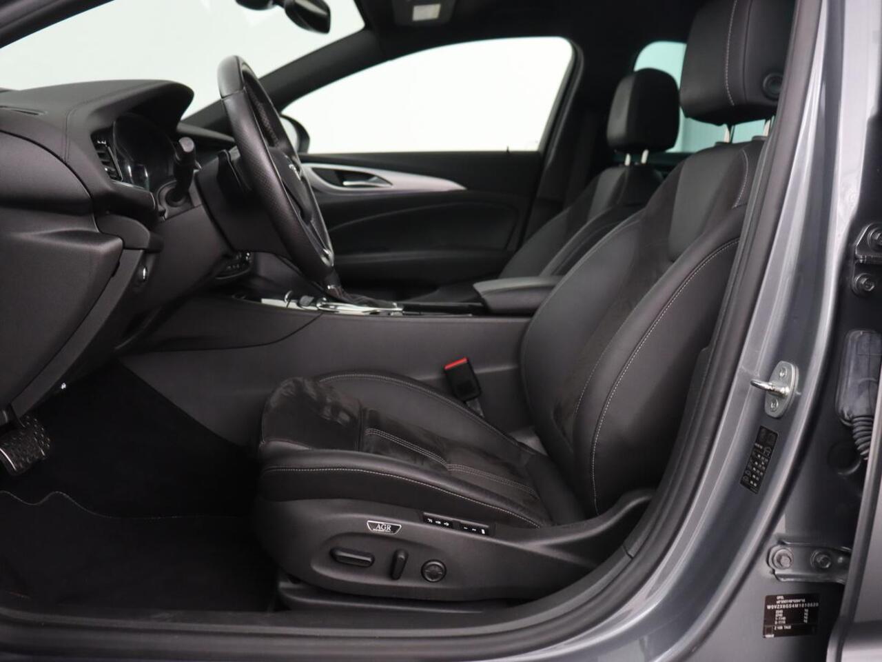 Opel INSIGNIA 2.0 Turbo GSI 4X4 | 230pk | Origineel NL | Head-Up | Adaptive cruise | BOSE Sound | Stoelverwarming | Matrix LED | Camera | Alcantara | Carplay | Navigatie | Keyless | Stuurverwarming | 121.800km NAP