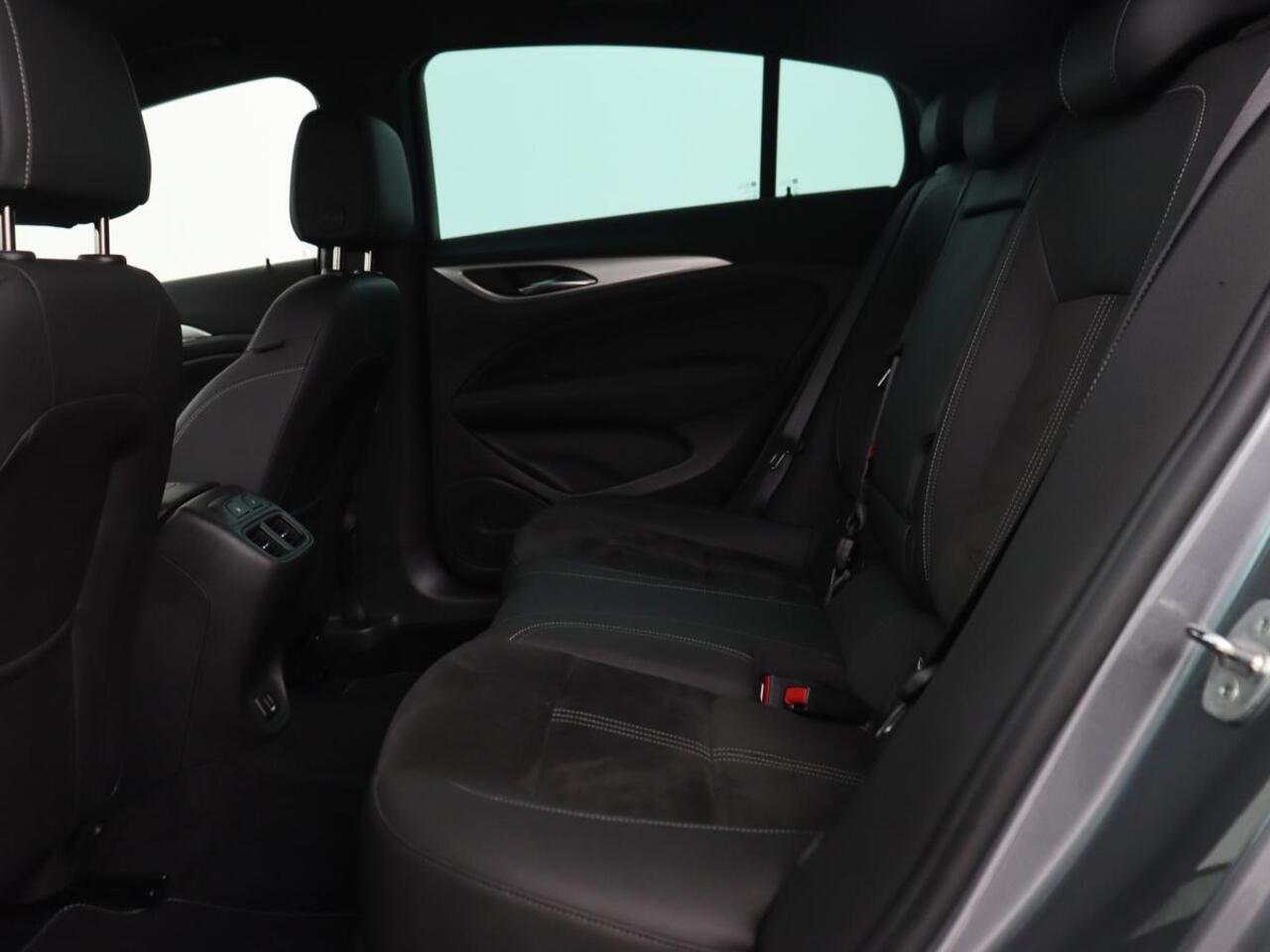 Opel INSIGNIA 2.0 Turbo GSI 4X4 | 230pk | Origineel NL | Head-Up | Adaptive cruise | BOSE Sound | Stoelverwarming | Matrix LED | Camera | Alcantara | Carplay | Navigatie | Keyless | Stuurverwarming | 121.800km NAP