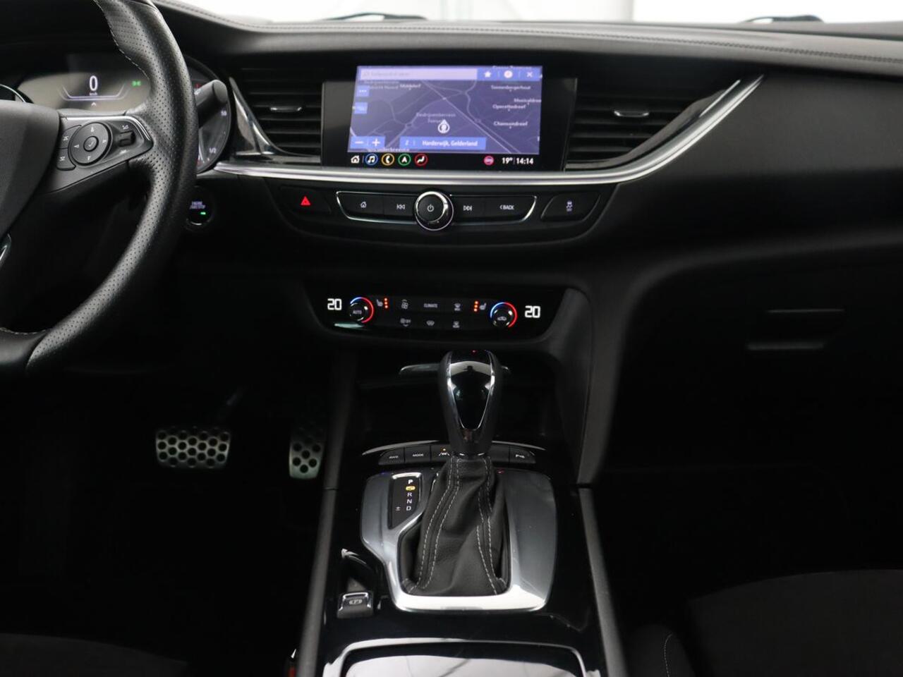 Opel INSIGNIA 2.0 Turbo GSI 4X4 | 230pk | Origineel NL | Head-Up | Adaptive cruise | BOSE Sound | Stoelverwarming | Matrix LED | Camera | Alcantara | Carplay | Navigatie | Keyless | Stuurverwarming | 121.800km NAP