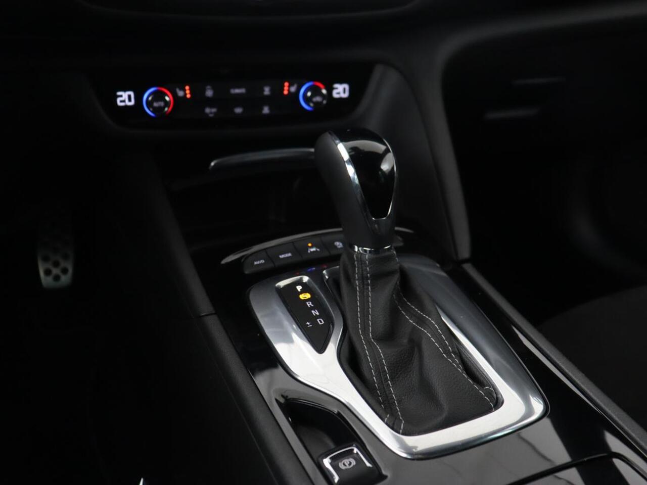 Opel INSIGNIA 2.0 Turbo GSI 4X4 | 230pk | Origineel NL | Head-Up | Adaptive cruise | BOSE Sound | Stoelverwarming | Matrix LED | Camera | Alcantara | Carplay | Navigatie | Keyless | Stuurverwarming | 121.800km NAP