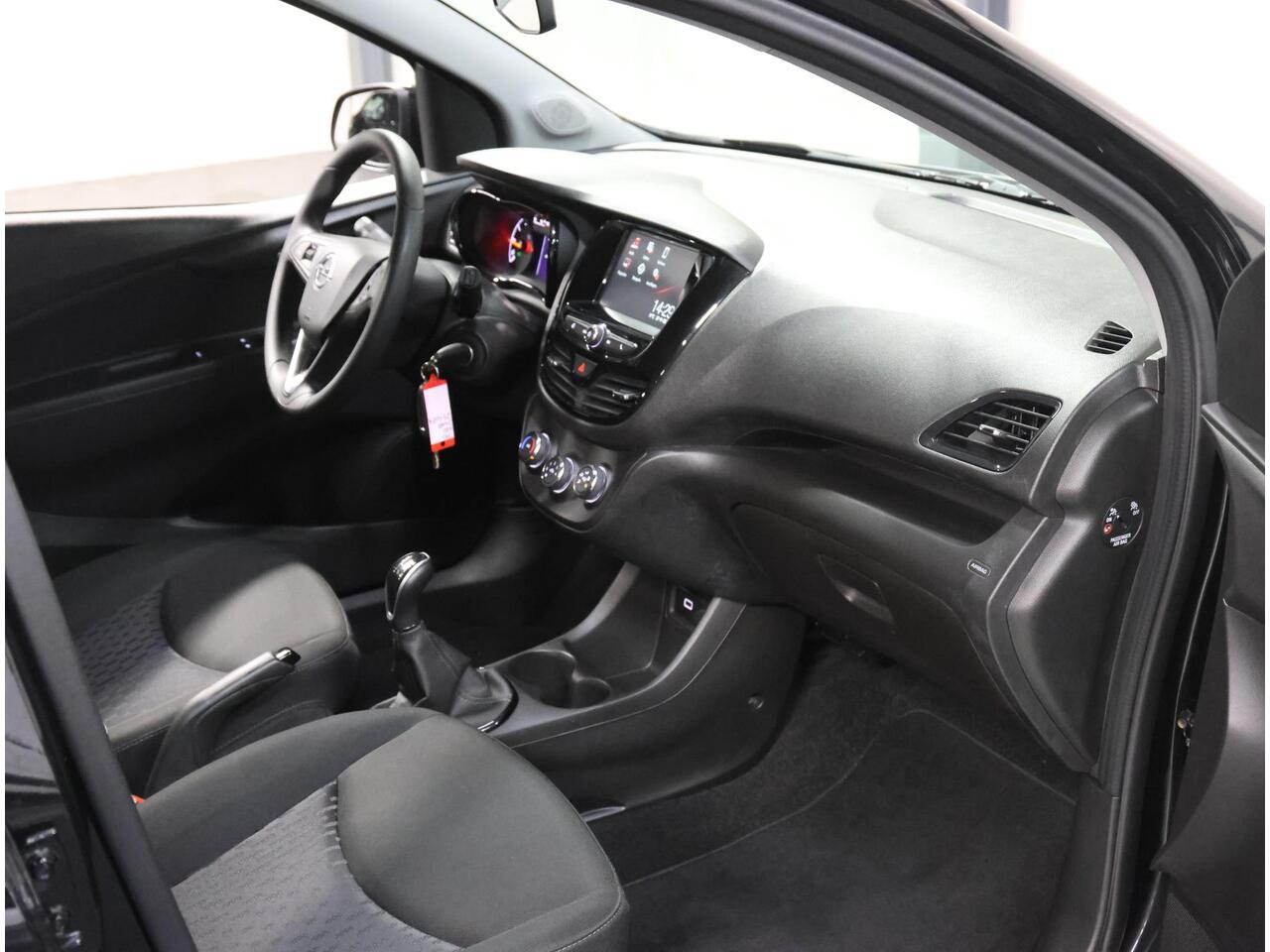 Opel KARL 1.0 Rocks Online Edition | 1ste eigenaar | Navigatie | AppleCarPlay/AndroidAuto | Parkeersensoren | Airco | Cruise Control | LMV | Isofix | Privacy Glass | Buitenspiegels Elektrisch Verstelbaar | Centrale Deurvergrendeling met Afstandsbediening |