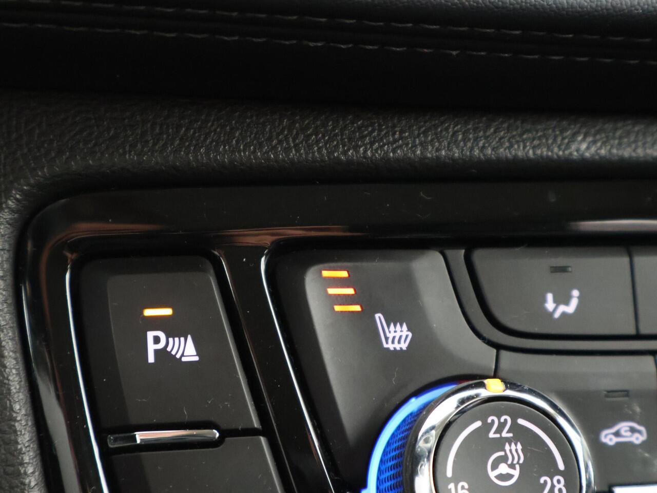 Opel MOKKA X 1.4 TURBO 140 PK INNOVATION + LEDER | STUUR/STOELVERW. | APPLE CARPLAY | TREEPLANKEN