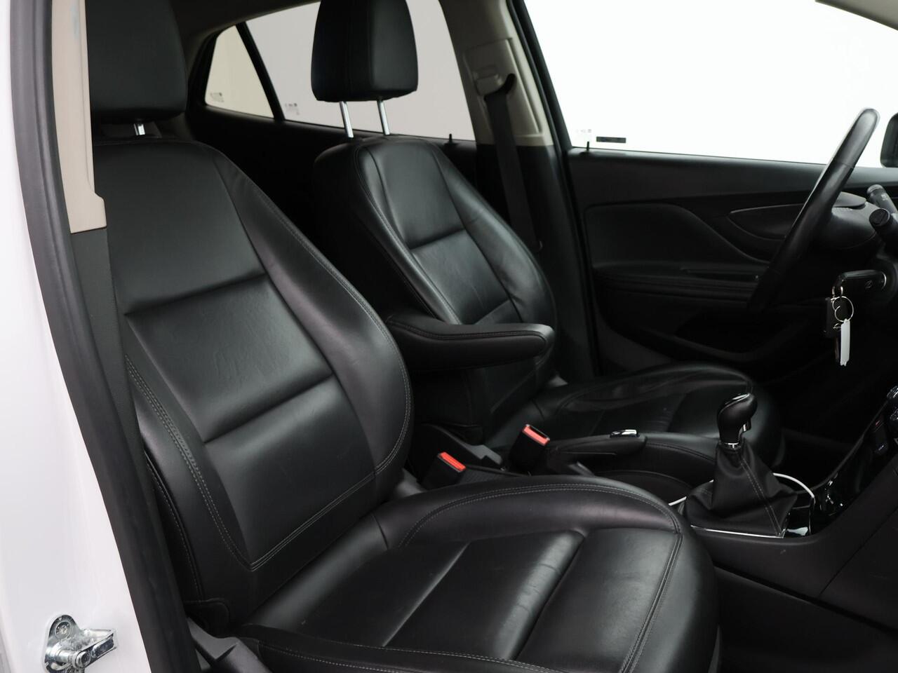 Opel MOKKA X 1.4 TURBO 140 PK INNOVATION + LEDER | STUUR/STOELVERW. | APPLE CARPLAY | TREEPLANKEN