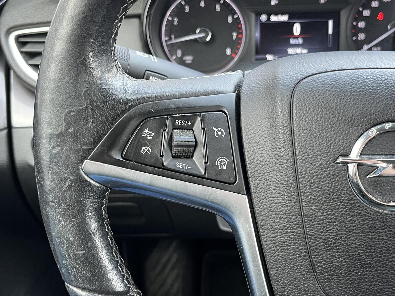 Opel MOKKA X 1.4 Turbo Innovation / Trekhaak (Trekgewicht 1.200kg) / Stuur- en Stoelverwarming / Apple Carplay & Android Auto / Cruise- en Climate Control / Navigatie full map / Keyless Entry & Start / Parkeersensoren voor en achter /