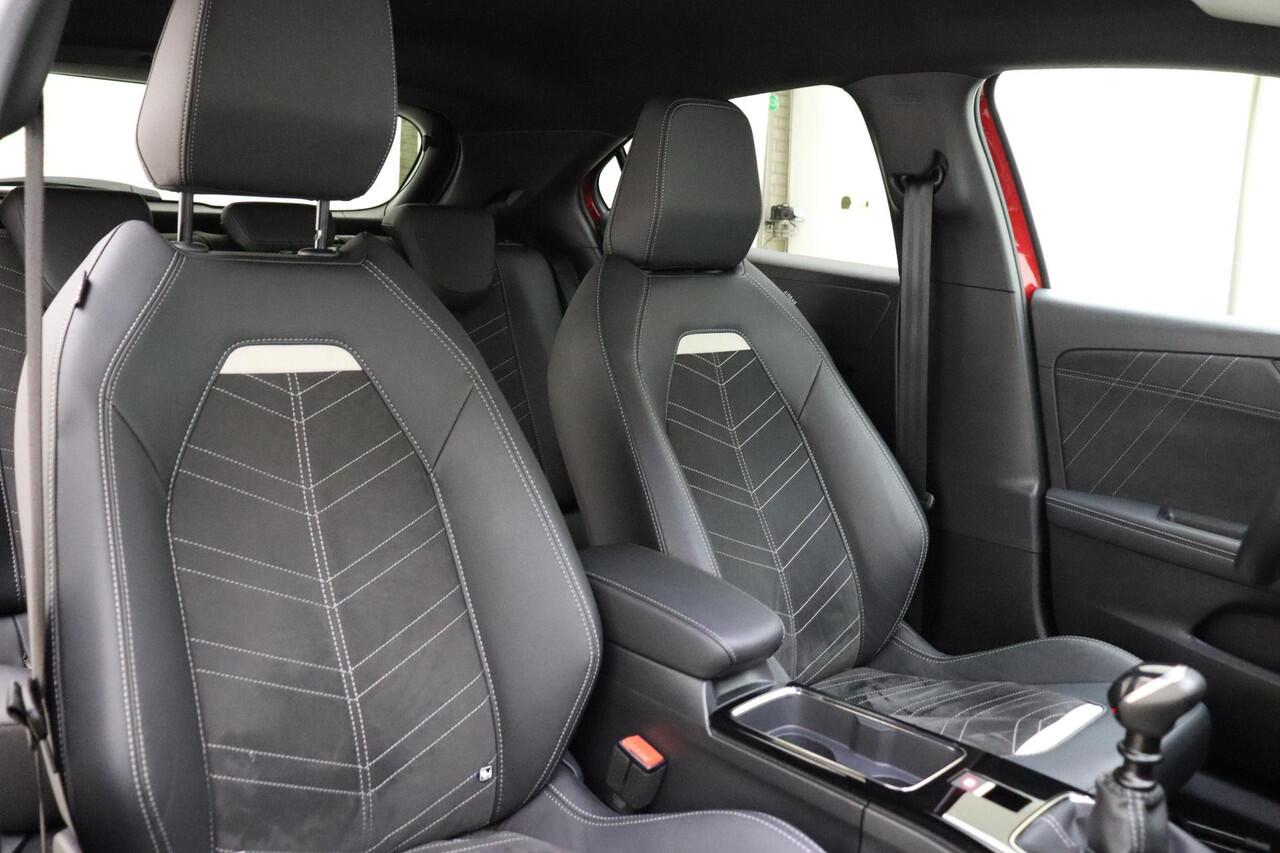 Opel MOKKA 1.2 Turbo Ultimate | Stoel- en stuurverwarming | Navigatie | Camera | Matrix LED | Climate Control | Trekhaak | 18'' LM Velgen