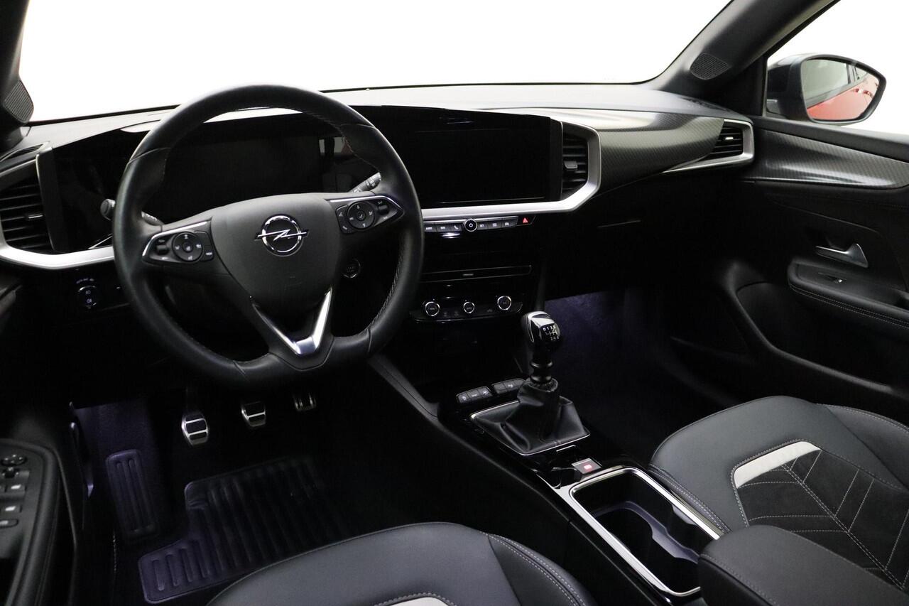 Opel MOKKA 1.2 Turbo Ultimate | Stoel- en stuurverwarming | Navigatie | Camera | Matrix LED | Climate Control | Trekhaak | 18'' LM Velgen