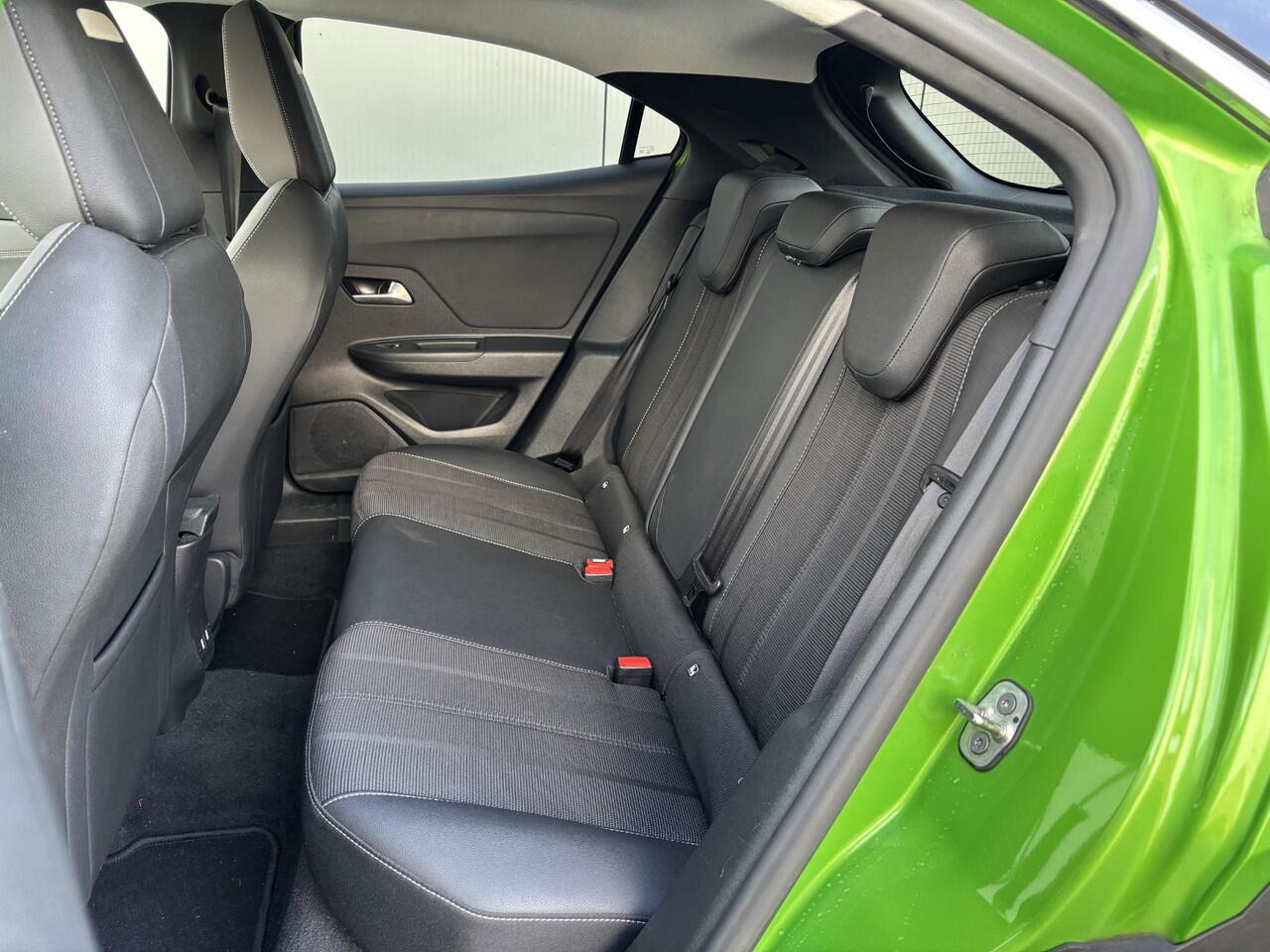 Opel MOKKA Elegance 1.2 Turbo 130pk EAT8 | TREKHAAK | KEYLESS | NAVI PRO | 180° CAMERA + SENSOREN | DODEHOEKBEW. | ISOFIX |